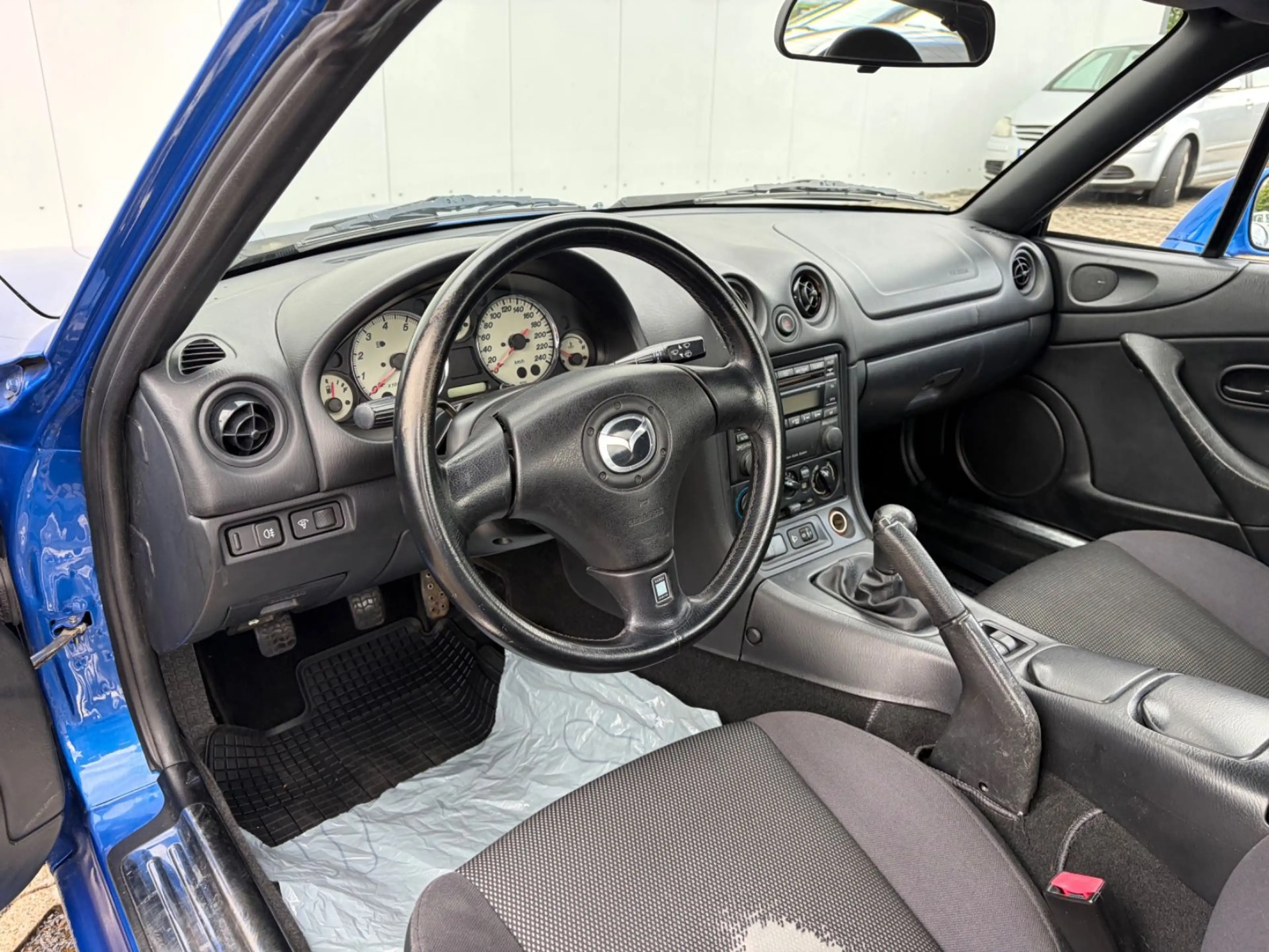 Mazda MX-5 1.6 16V — photo 12