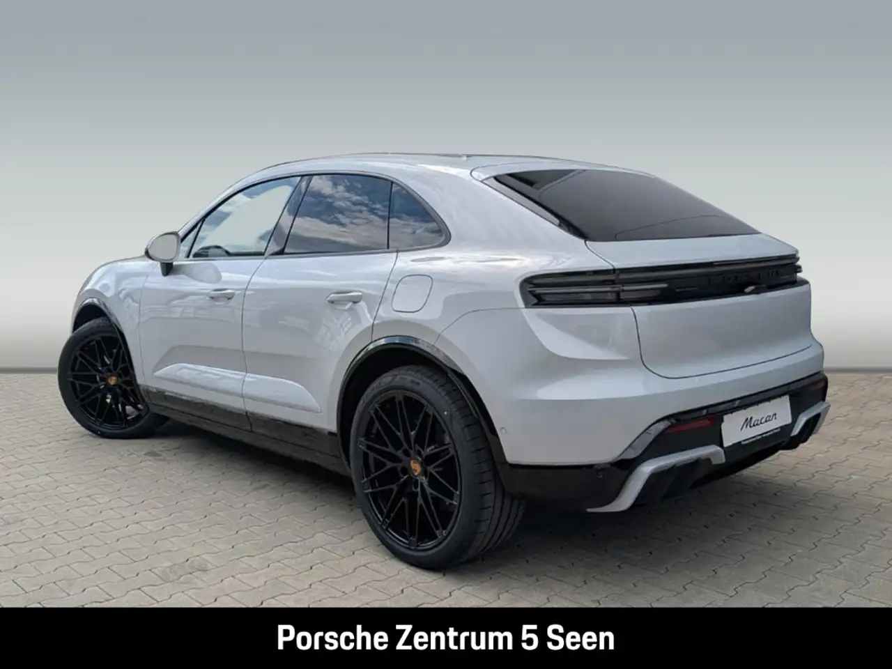 Porsche Macan SPORTDESIGN, PANO, PASM, BOSE, ACC, SERVO+ 3
