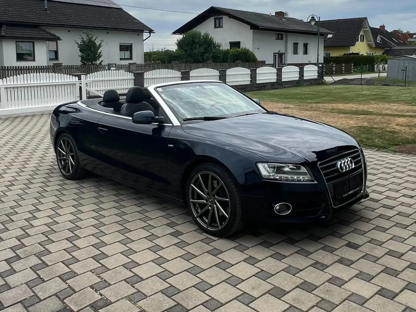 Audi A5 A5 Cabrio 2,0 TFSI Aut. Blau - 2