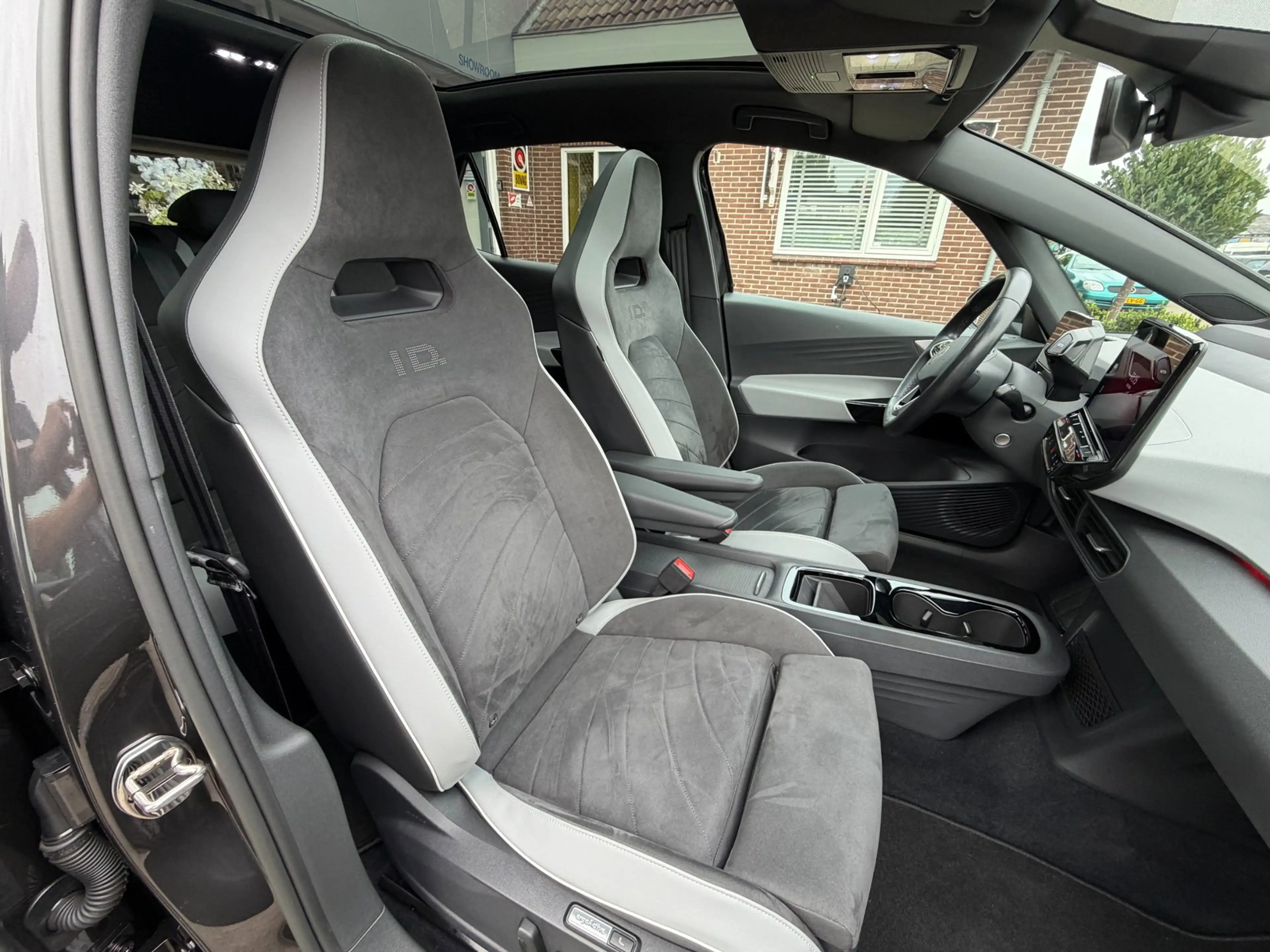 Volkswagen ID.3 Pro SOH 95% PANO / SPORT STOEL / NL AUTO / IQ LIGH — photo 28
