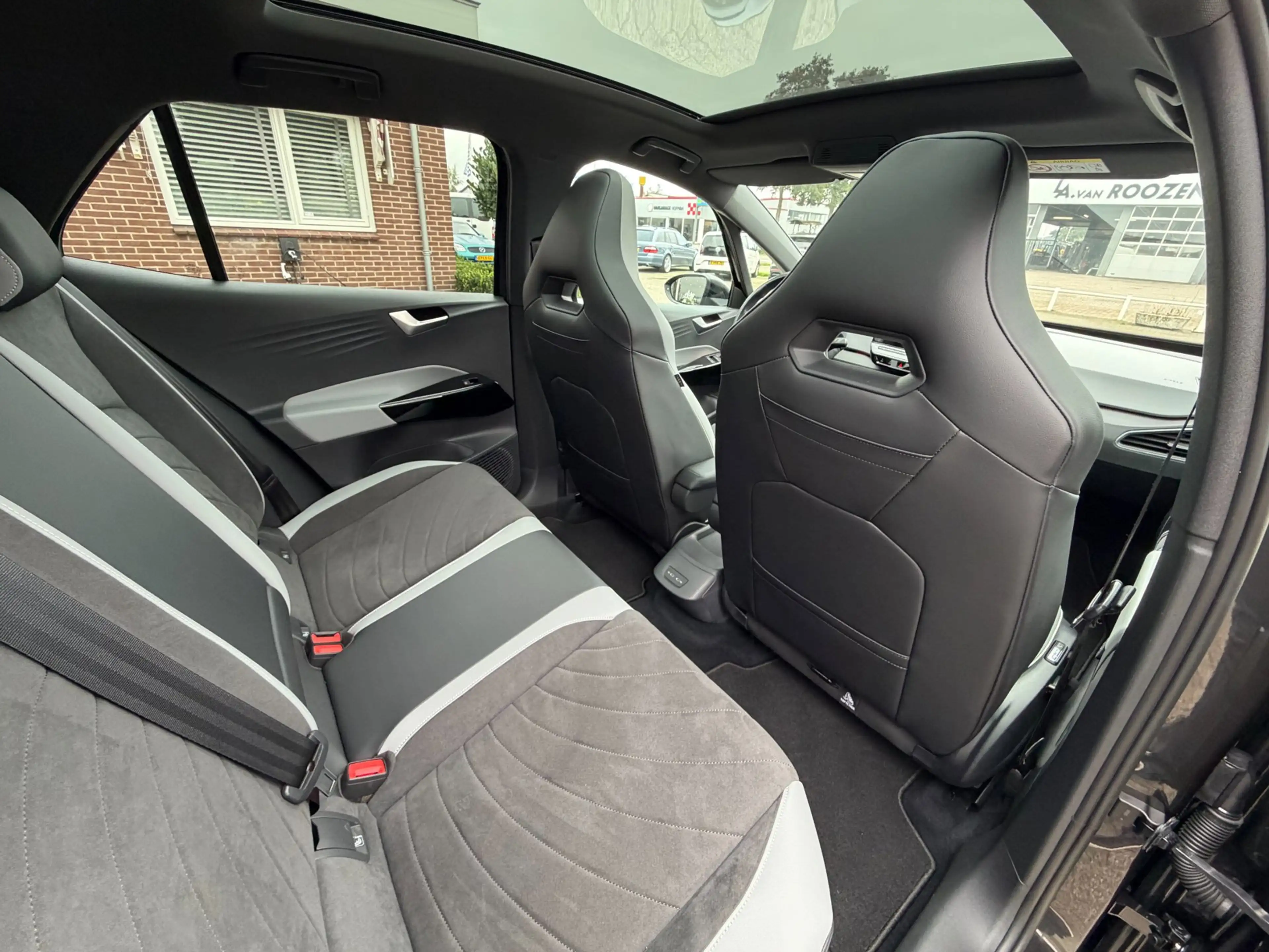 Volkswagen ID.3 Pro SOH 95% PANO / SPORT STOEL / NL AUTO / IQ LIGH — photo 34