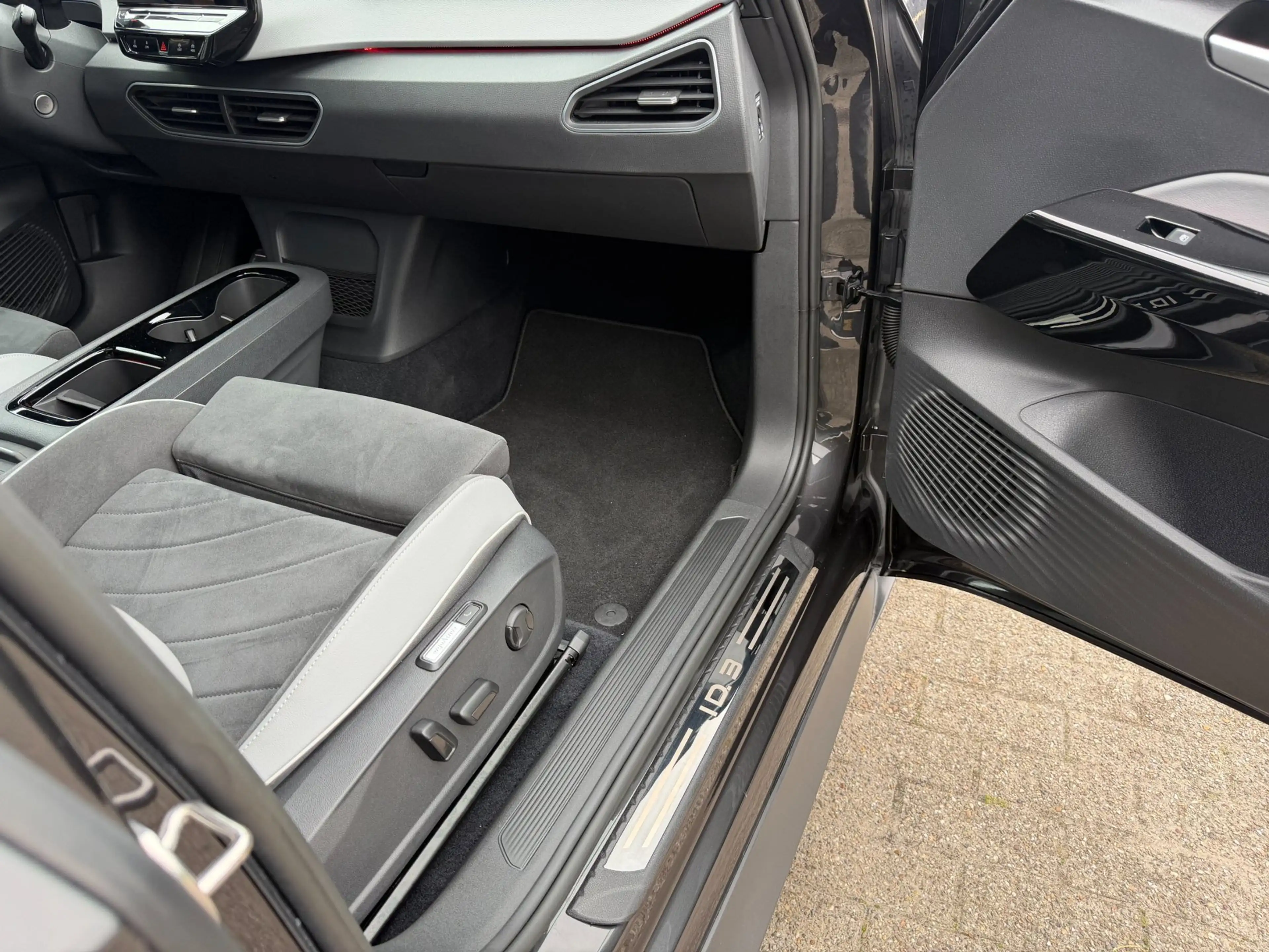 Volkswagen ID.3 Pro SOH 95% PANO / SPORT STOEL / NL AUTO / IQ LIGH — photo 31
