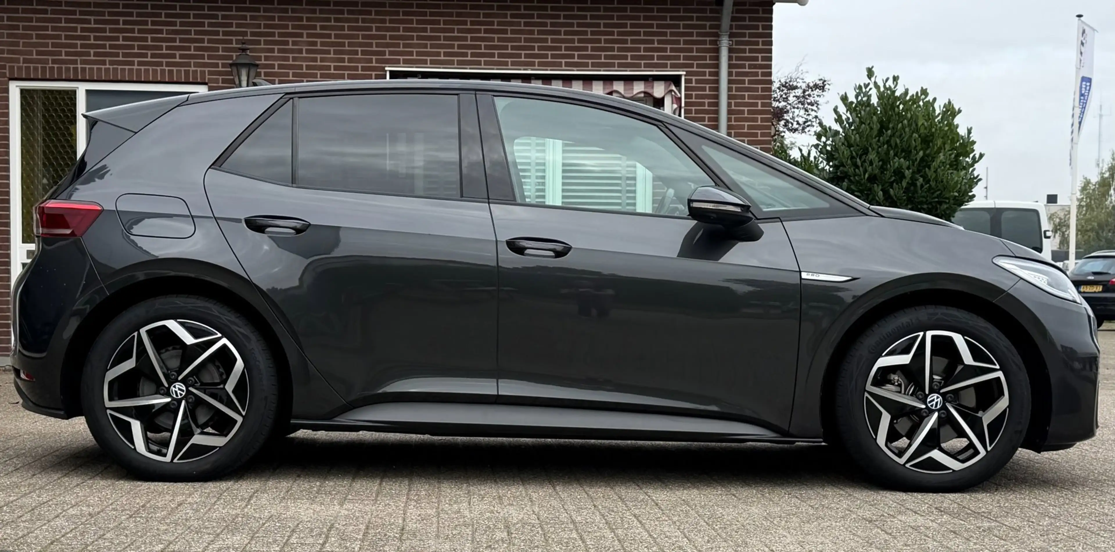 Volkswagen ID.3 Pro SOH 95% PANO / SPORT STOEL / NL AUTO / IQ LIGH — photo 4
