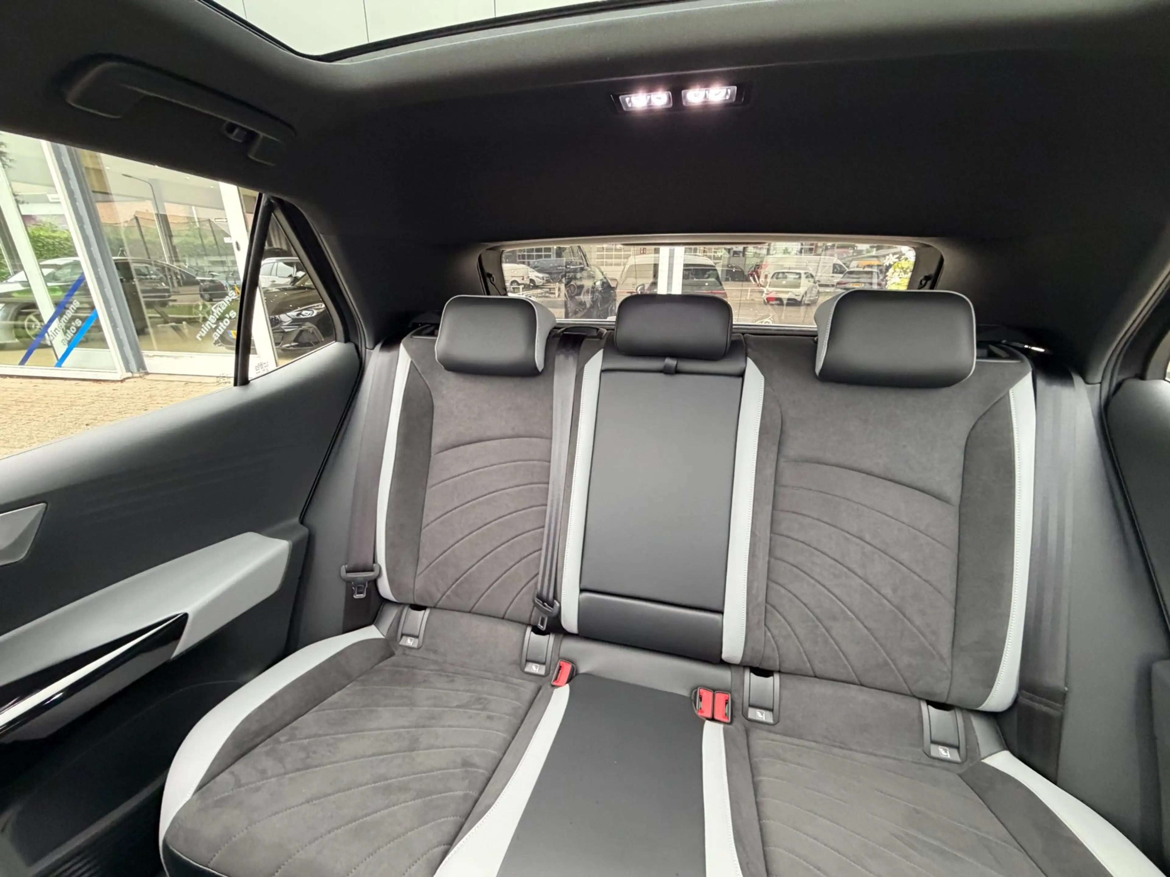 Volkswagen ID.3 Pro SOH 95% PANO / SPORT STOEL / NL AUTO / IQ LIGH — photo 38