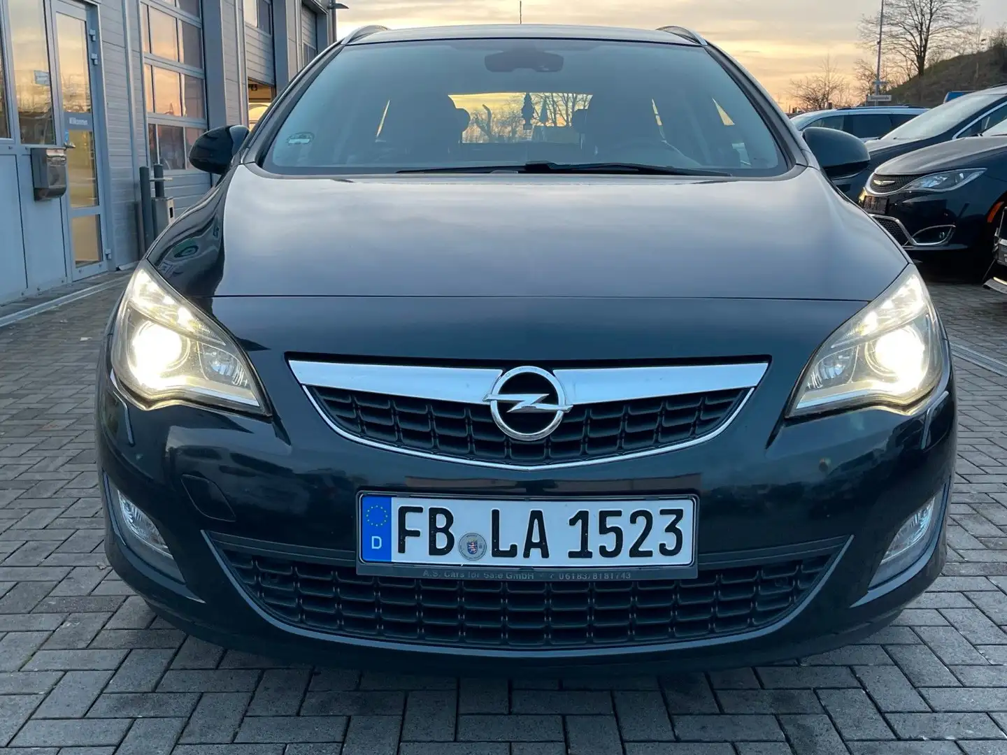 Opel Astra J Sports Tourer Innovation*Navi*Bi-Xenon Schwarz - 2