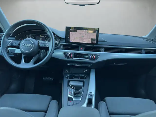 Audi A4 view 8