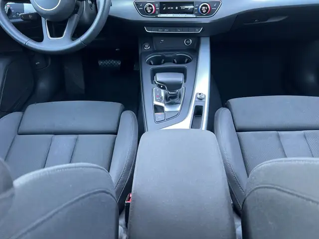 Audi A4 view 9