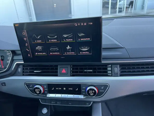 Audi A4 view 11