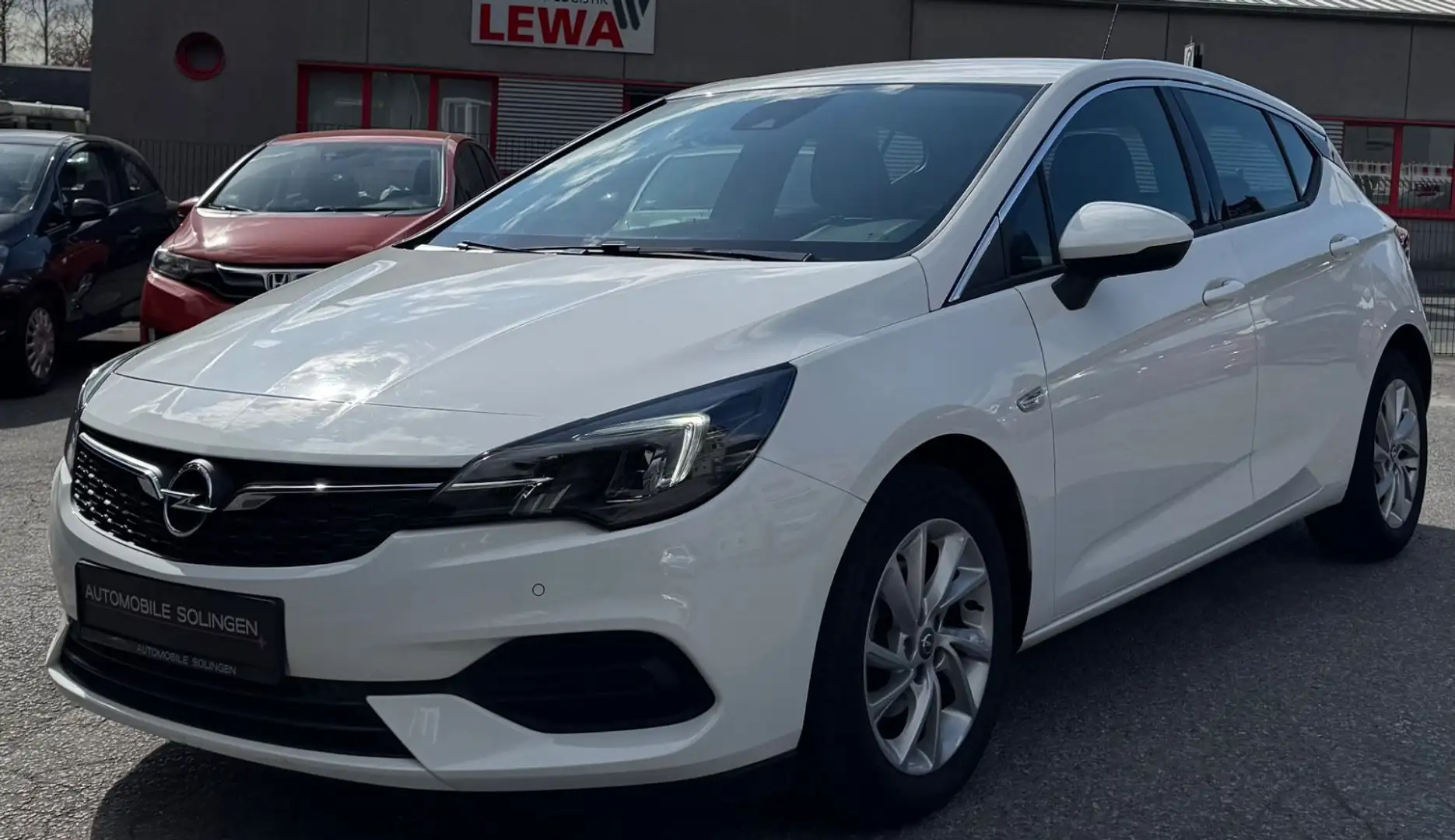 Opel Astra K Lim. Elegance NAV+SHZ+PDC+RFK+DAB+LED+LM Weiß - 1