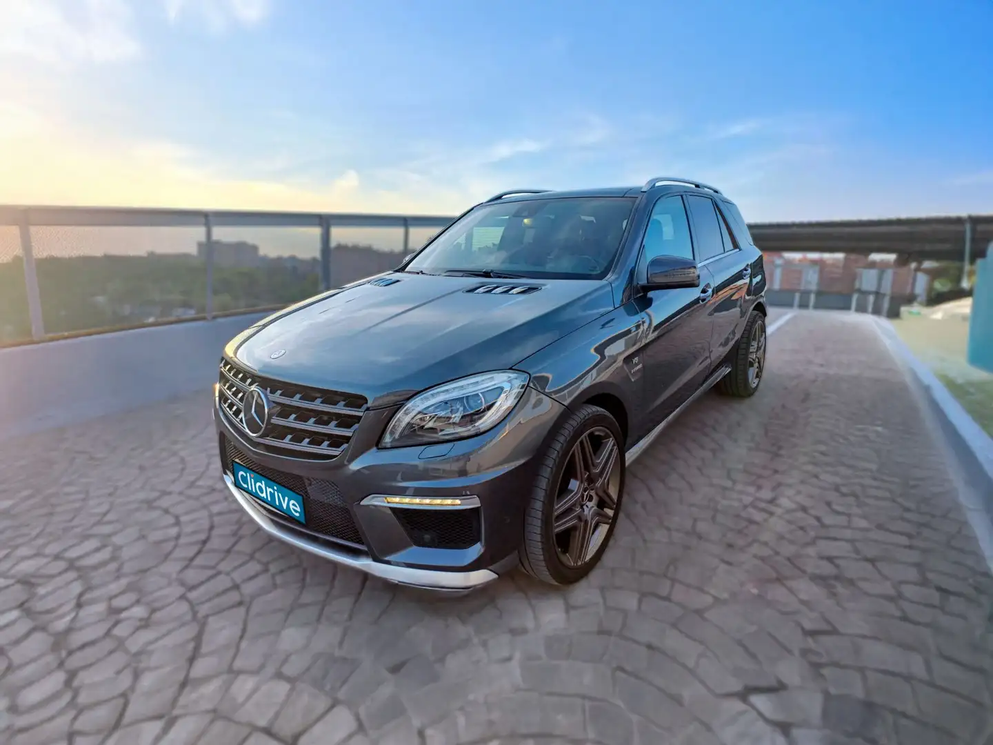 Mercedes-Benz ML 63 AMG 4M Aut. Чёрный - 2