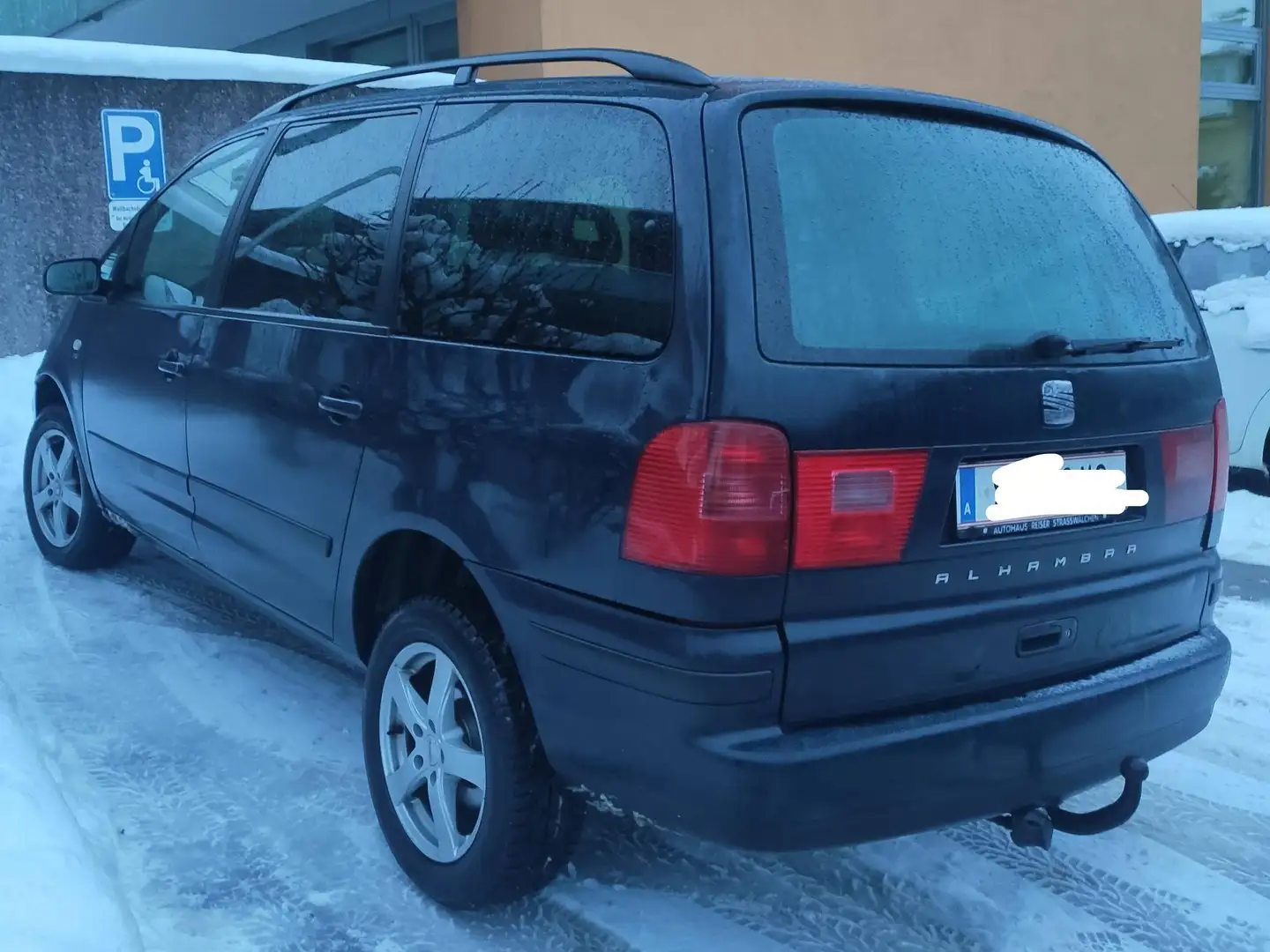 SEAT Alhambra Alhambra family 1,9 TDI PD family - 1