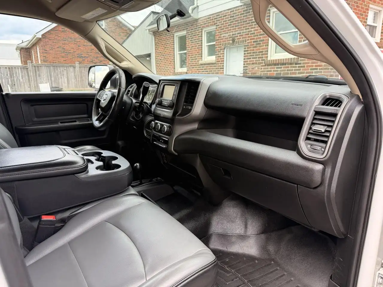 RAM 3500 снимка RAM 3500