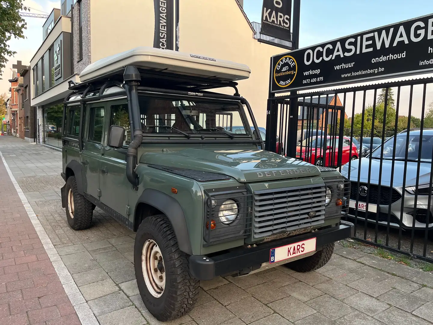 Land Rover Defender Defender 110 DPF Station Wagon SE Grün - 2