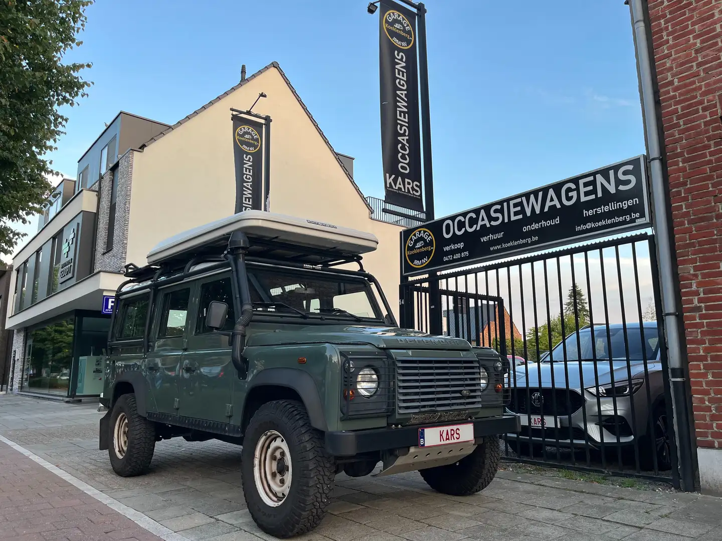 Land Rover Defender Defender 110 DPF Station Wagon SE Grün - 1