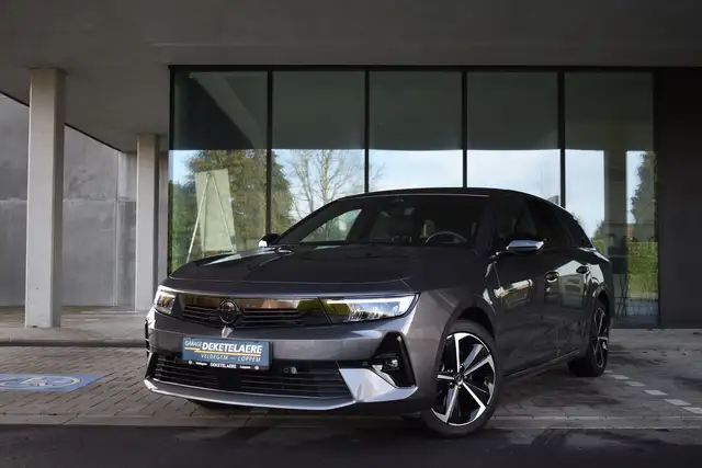 Opel Astra view 2