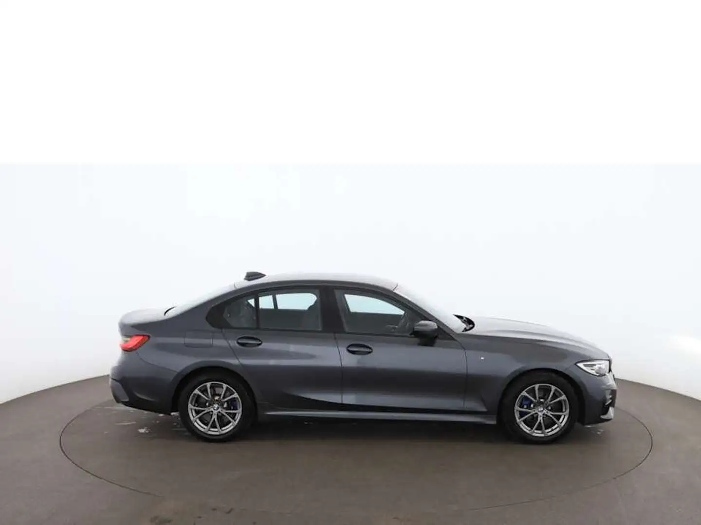 BMW 330 e M-Sport Aut LED NAVI LEDER H&K SITZHZG TEMP Grau - 2