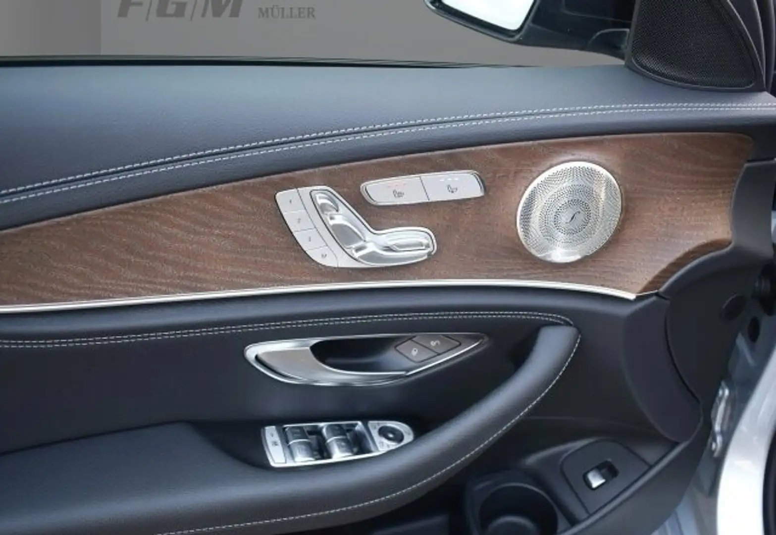 Mercedes-Benz E 300 de 4Matic T  AMG Line +Wide+MBUX+LED+AHK Argent - 2