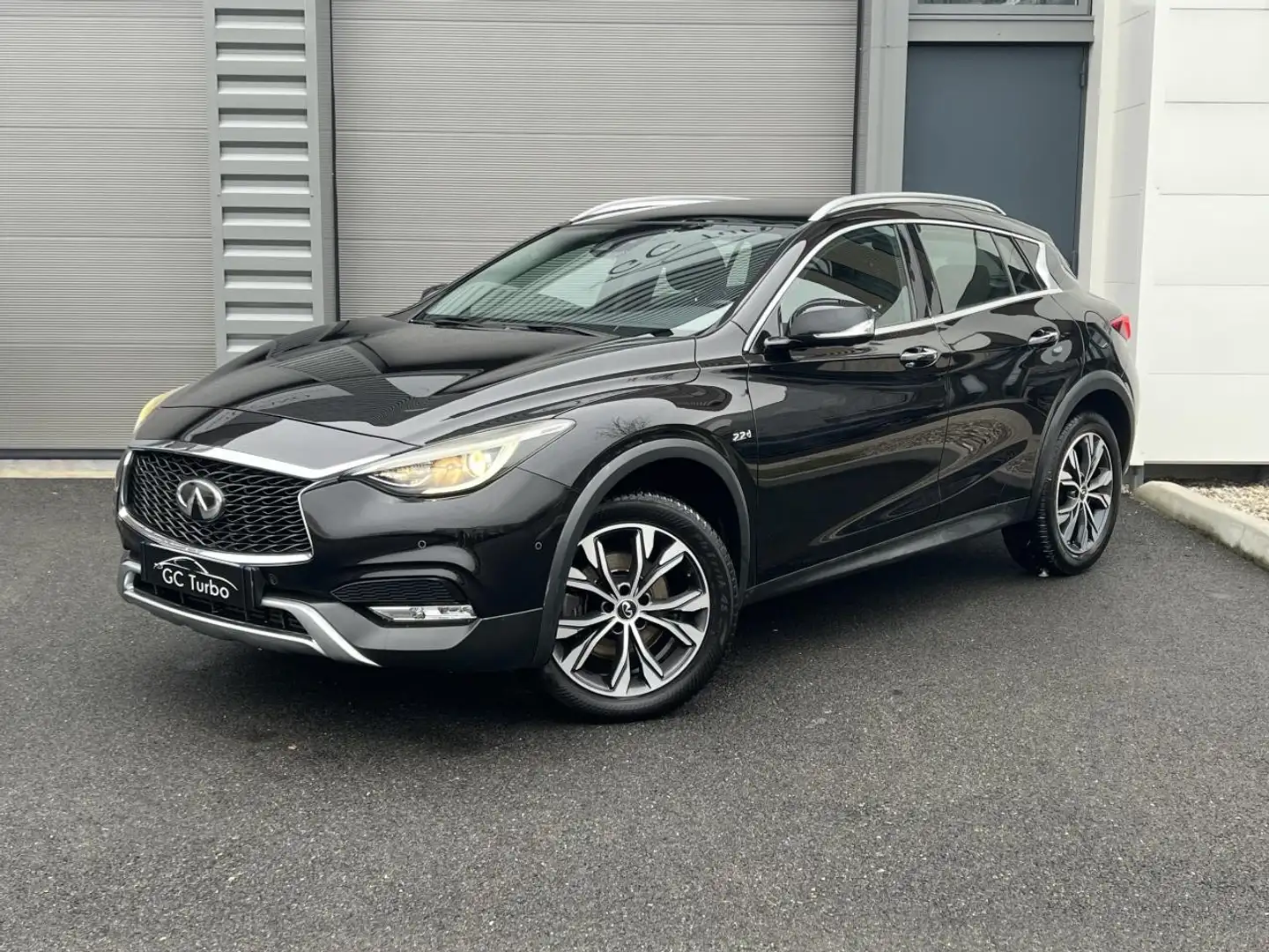 Infiniti QX30 2.2d - BV DCT AWD Premium Tech Black - 1