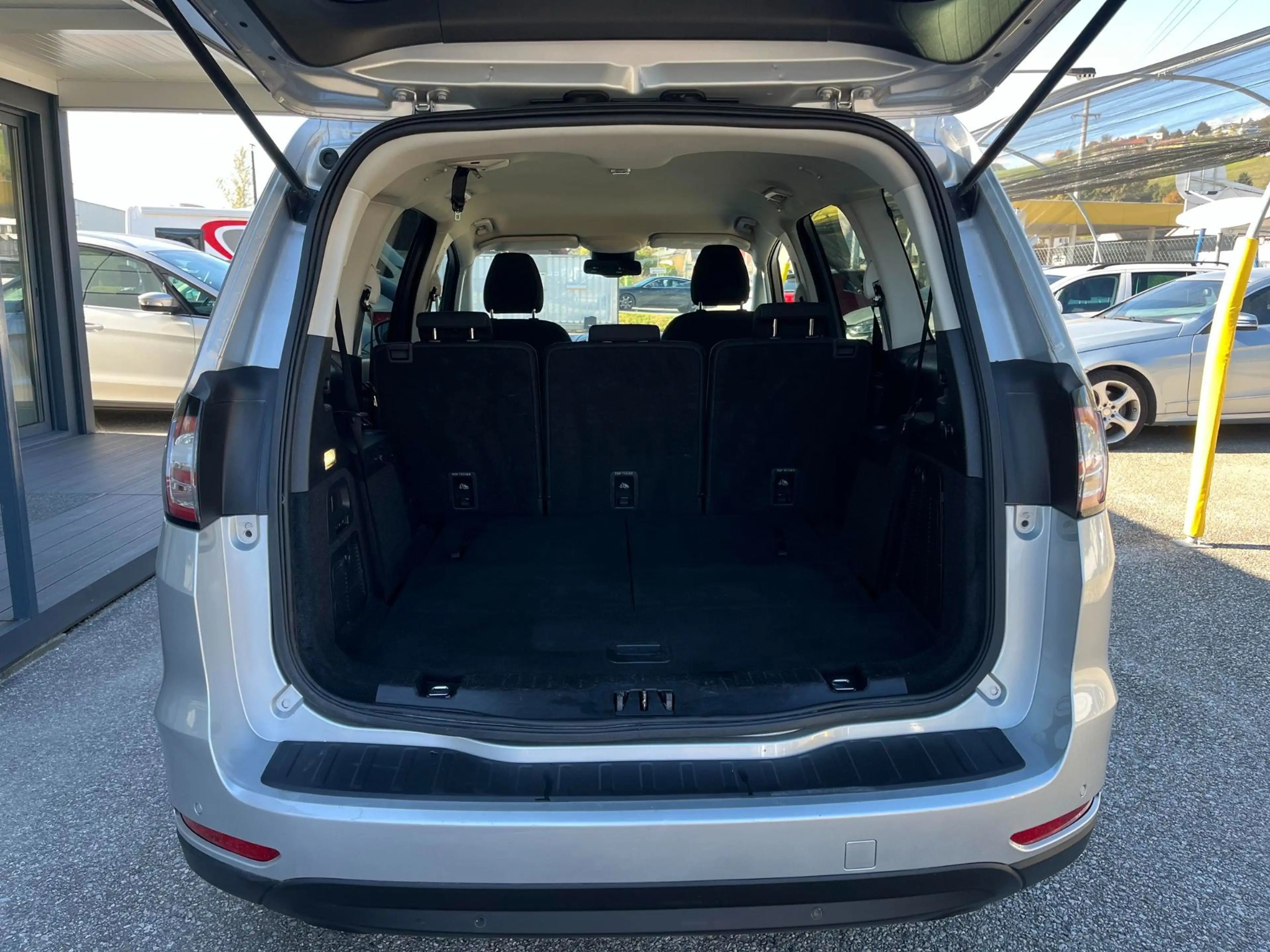 Ford Galaxy 2,0 EcoBlue Business 7-Sitzer-Navi-Carplay — photo 14