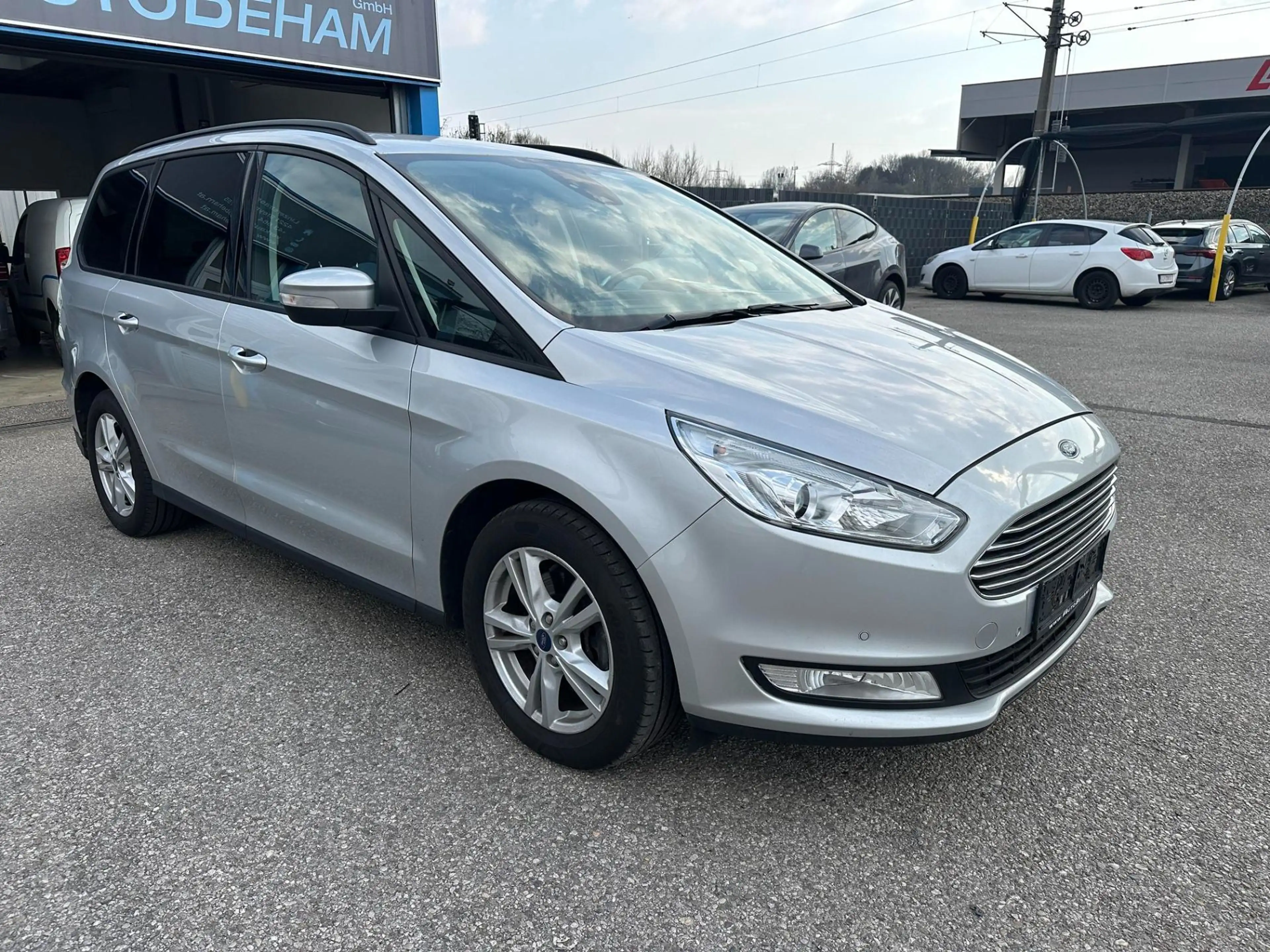 Ford Galaxy 2,0 EcoBlue Business 7-Sitzer-Navi-Carplay — photo 3