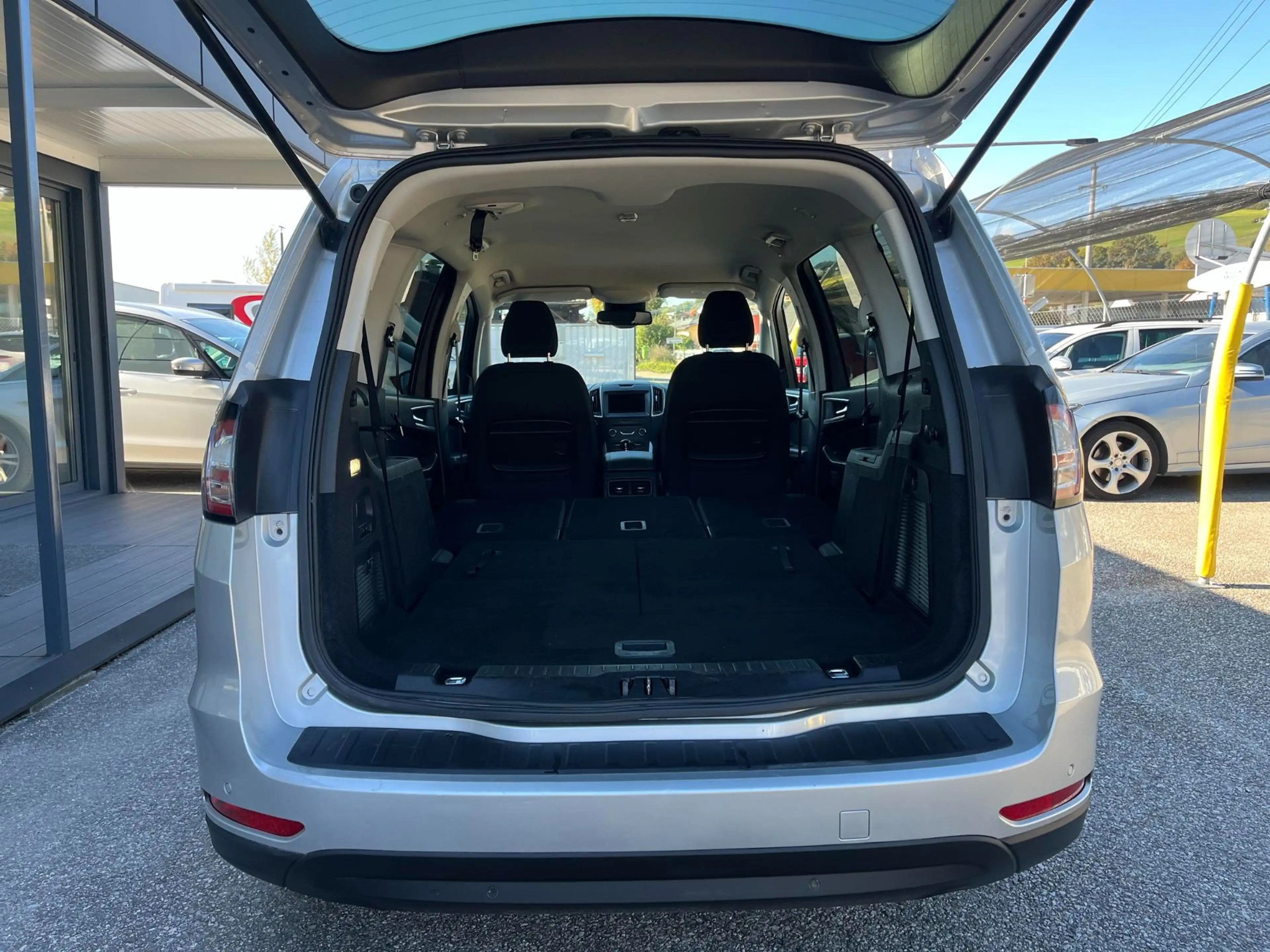 Ford Galaxy 2,0 EcoBlue Business 7-Sitzer-Navi-Carplay — photo 15