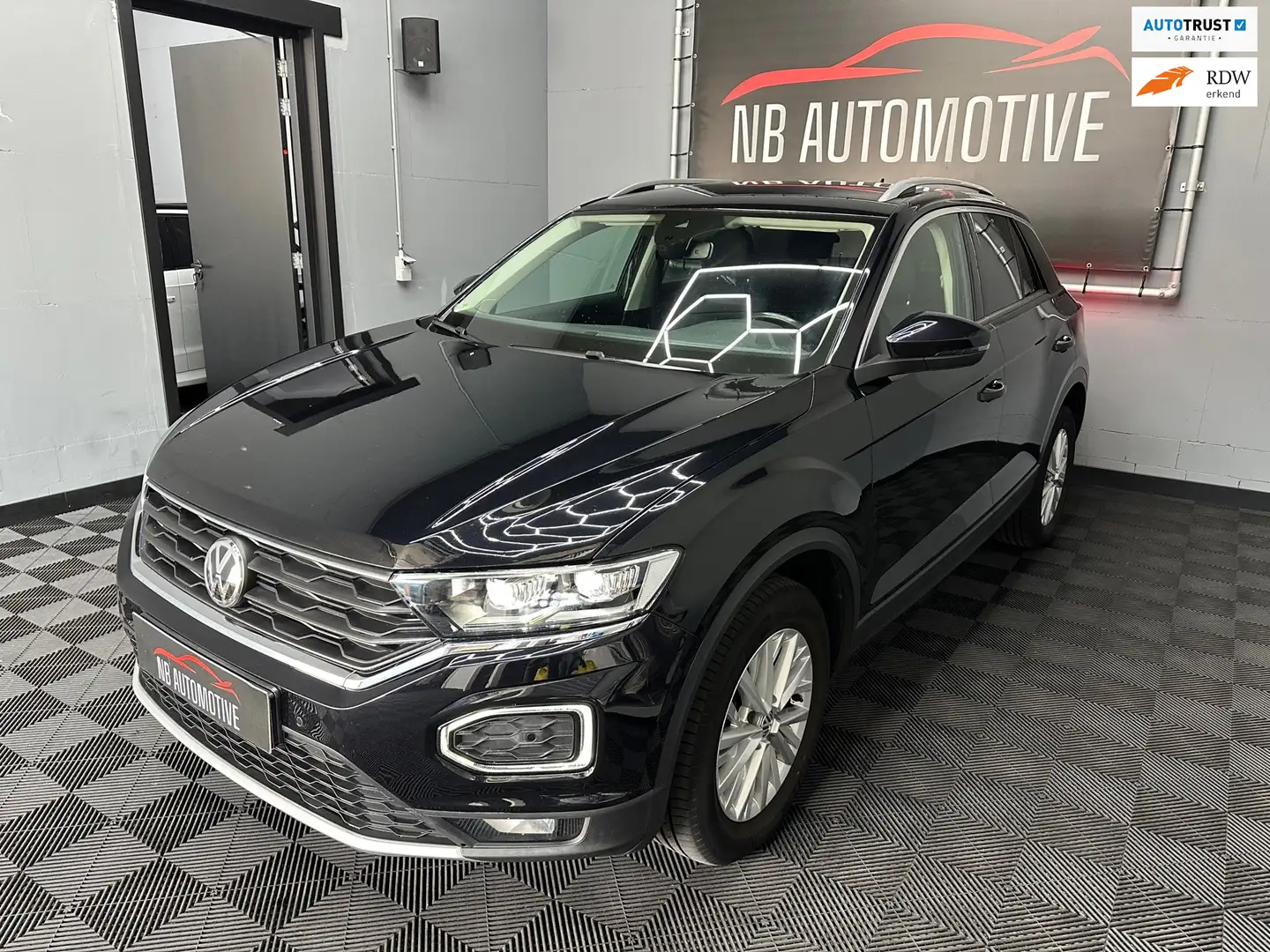Volkswagen T-Roc 1.5 TSI Style Aut Negro - 1