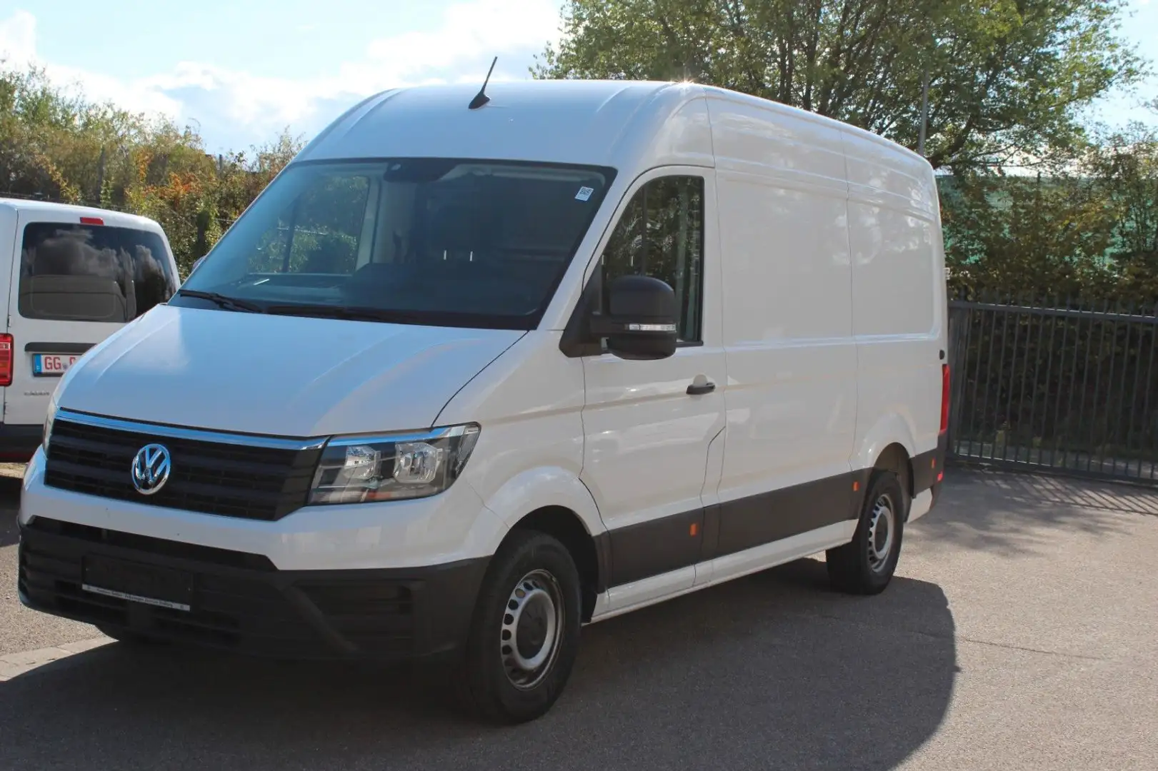 Volkswagen Crafter Kasten Kasten 35 mittellang Hochdach RWD Weiß - 1