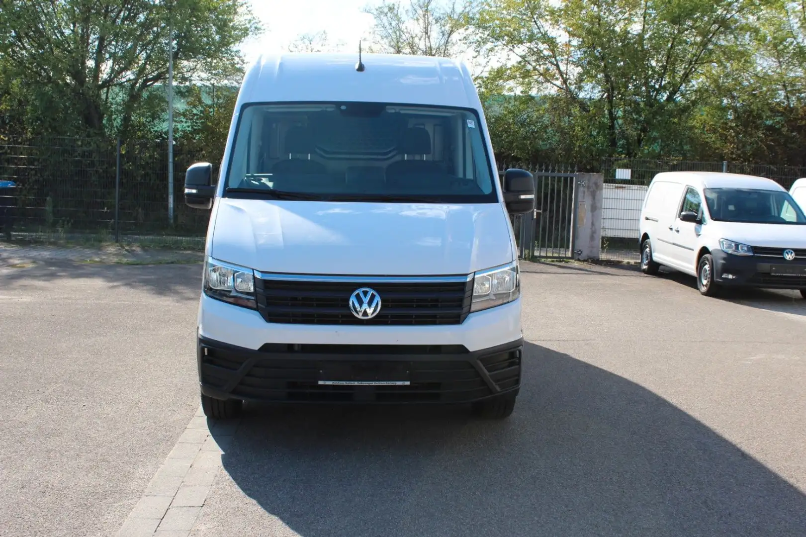 Volkswagen Crafter Kasten Kasten 35 mittellang Hochdach RWD Weiß - 2