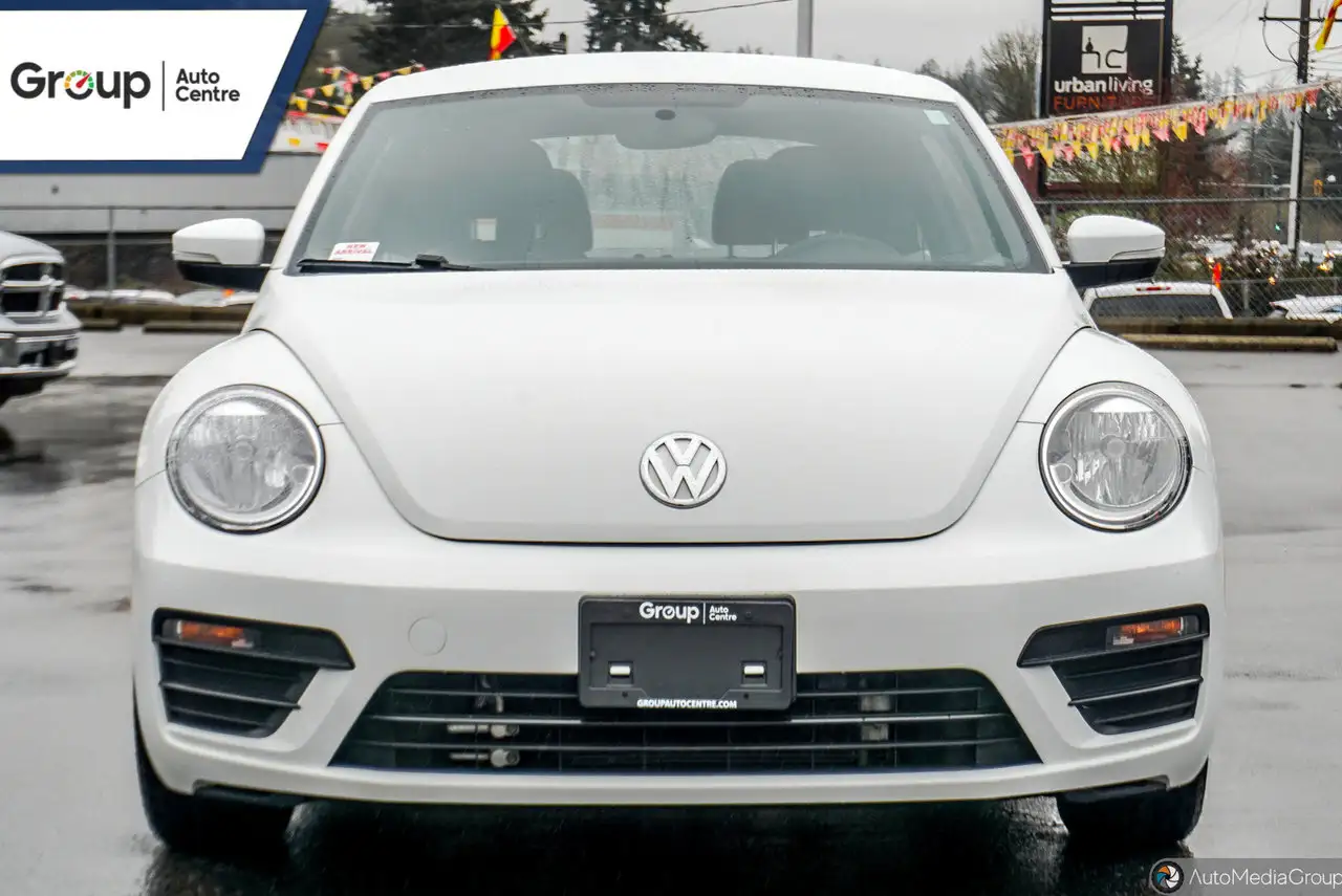 Volkswagen Beetle снимка Volkswagen Beetle