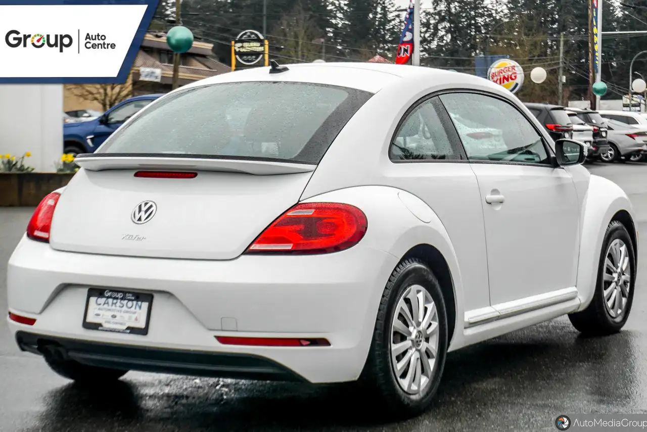 Volkswagen Beetle снимка Volkswagen Beetle