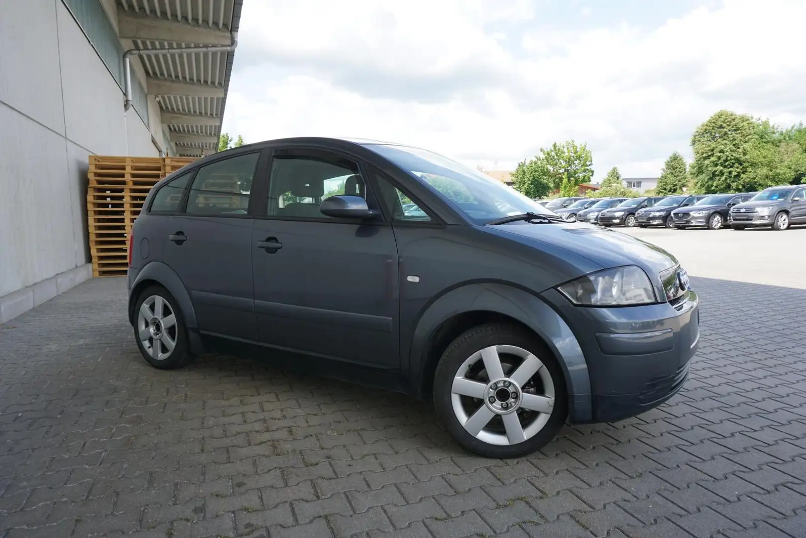 Audi A2 1.4 16V AHK Radio Klima ZV/FFB Gris - 1