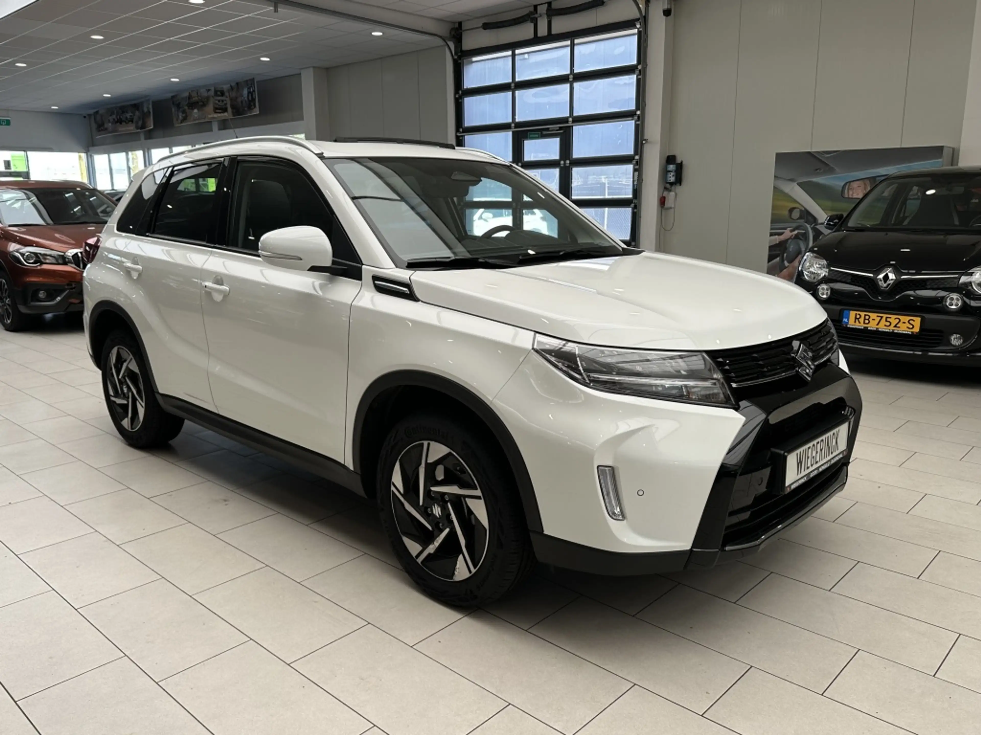 Suzuki Vitara 1.4 Boosterjet Hybride Style [ PANORAMADAK I CAMER — photo 31
