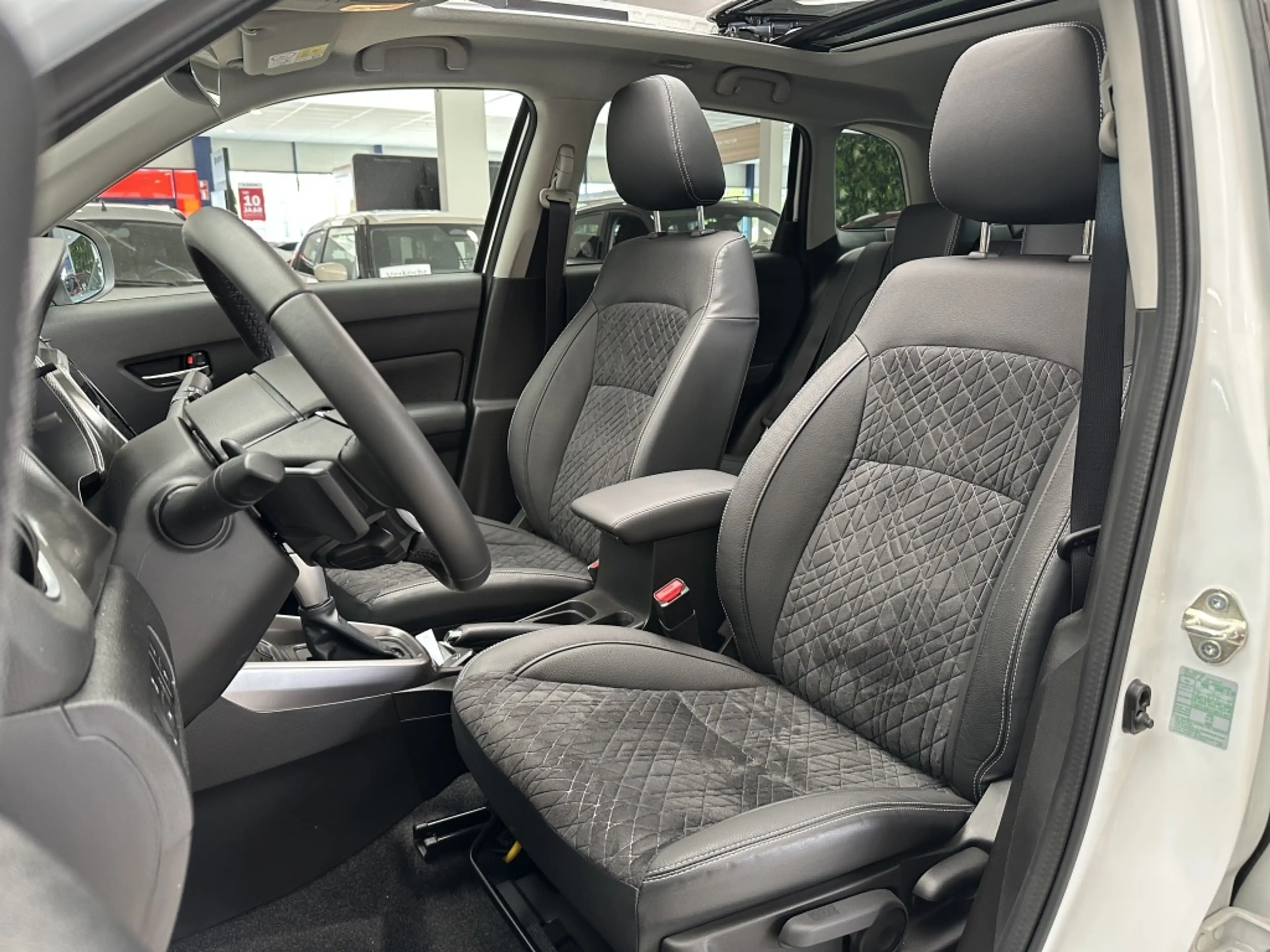 Suzuki Vitara 1.4 Boosterjet Hybride Style [ PANORAMADAK I CAMER — photo 4