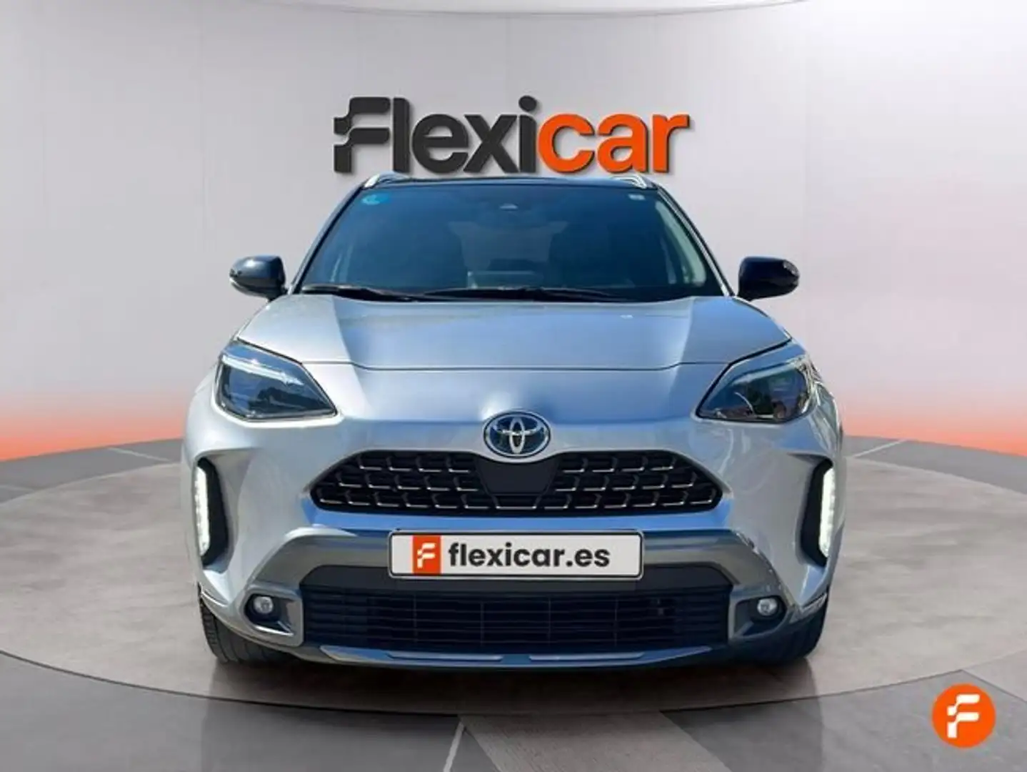 Toyota Yaris Cross 120H Active Tech Gris - 2