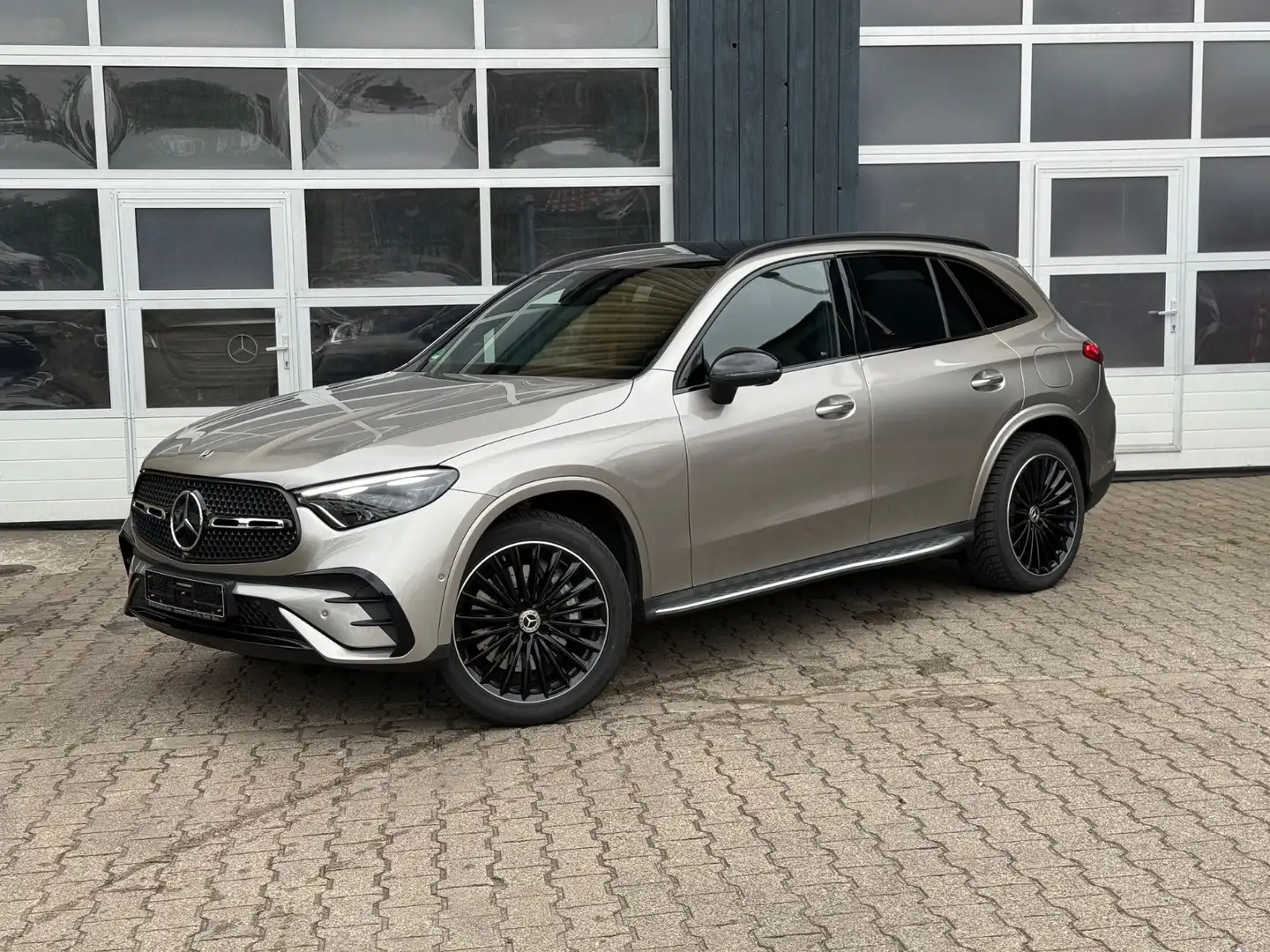 Mercedes-Benz GLC 300 de 4M/AMG/Air/HUD/Pano/Burm/360°/HAL Argent - 1
