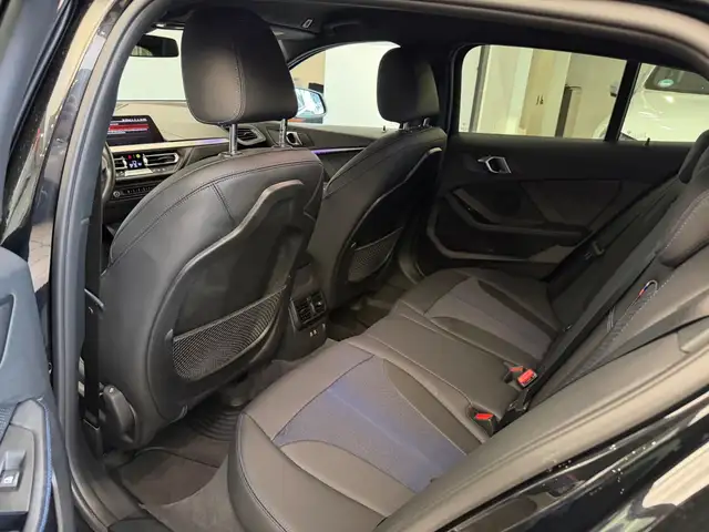 BMW 1 Series view 11