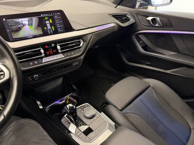 BMW 1 Series view 5
