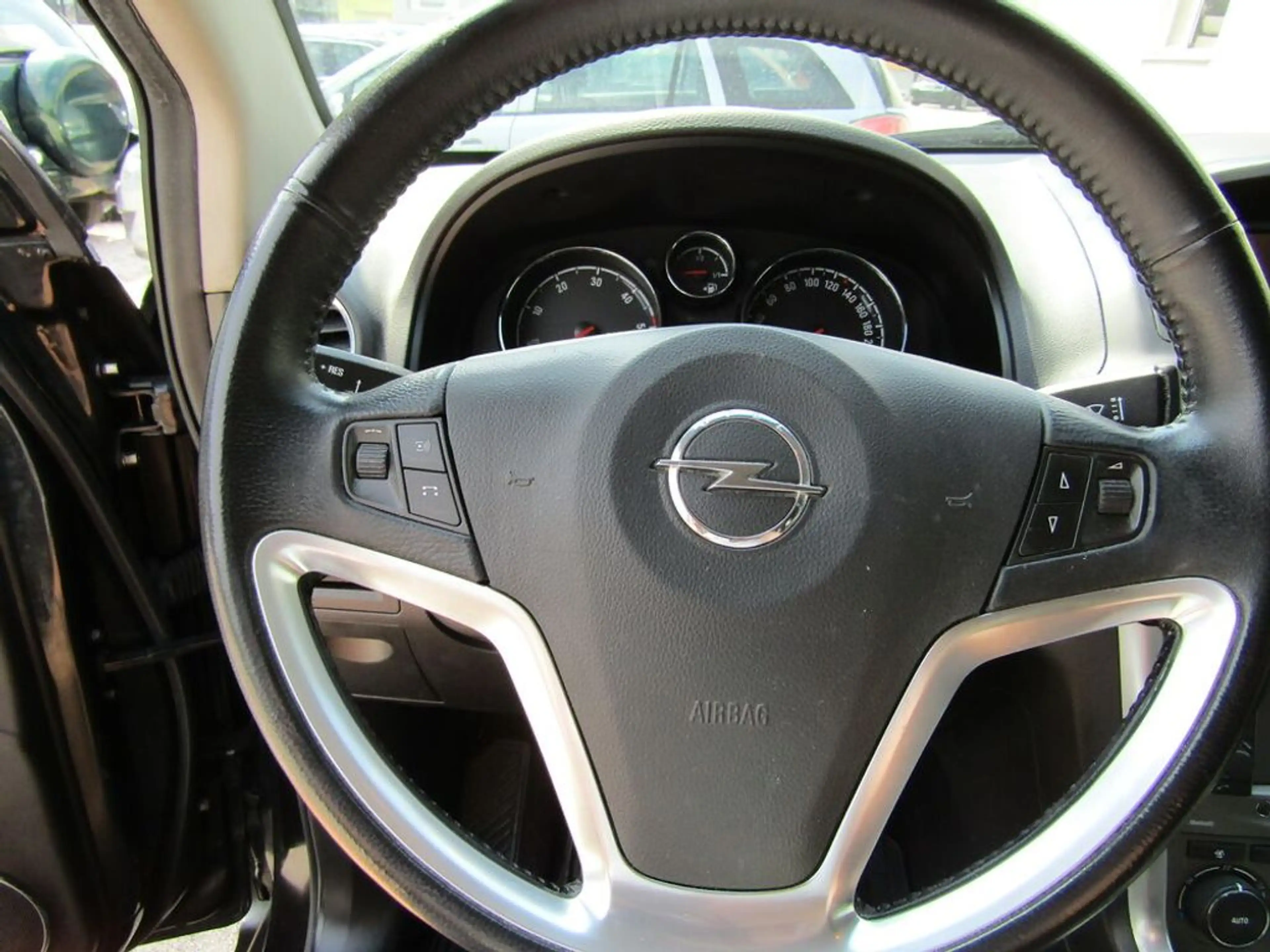 Opel Antara Style 4x2 — photo 10