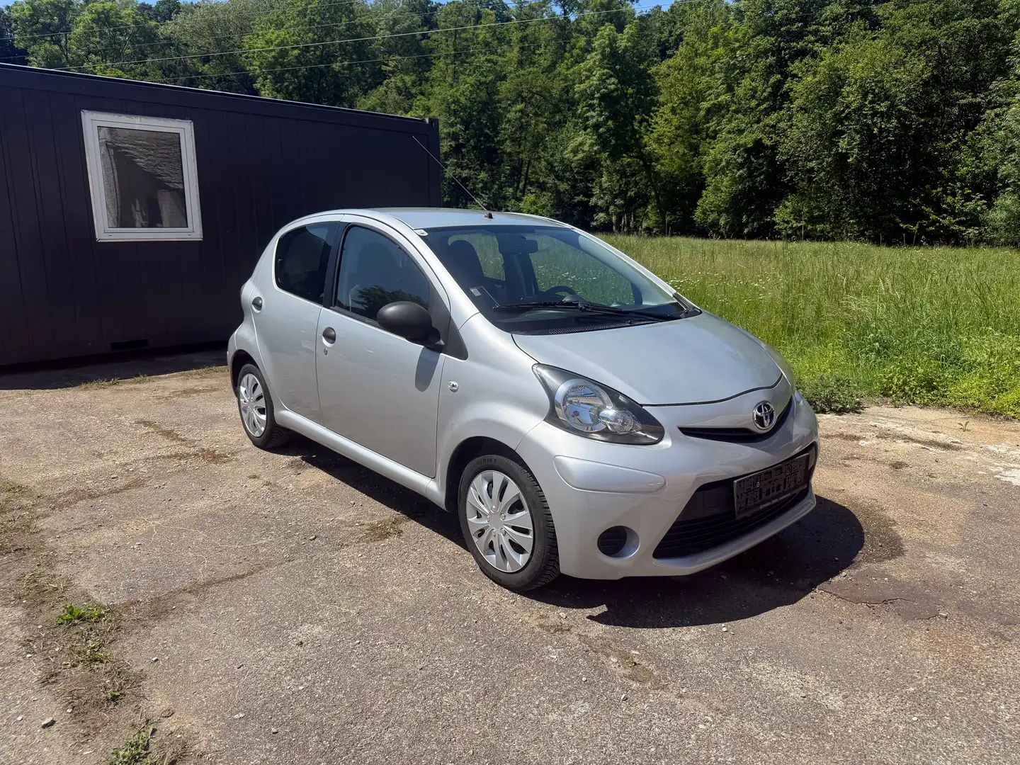 Toyota Aygo Gris - 2