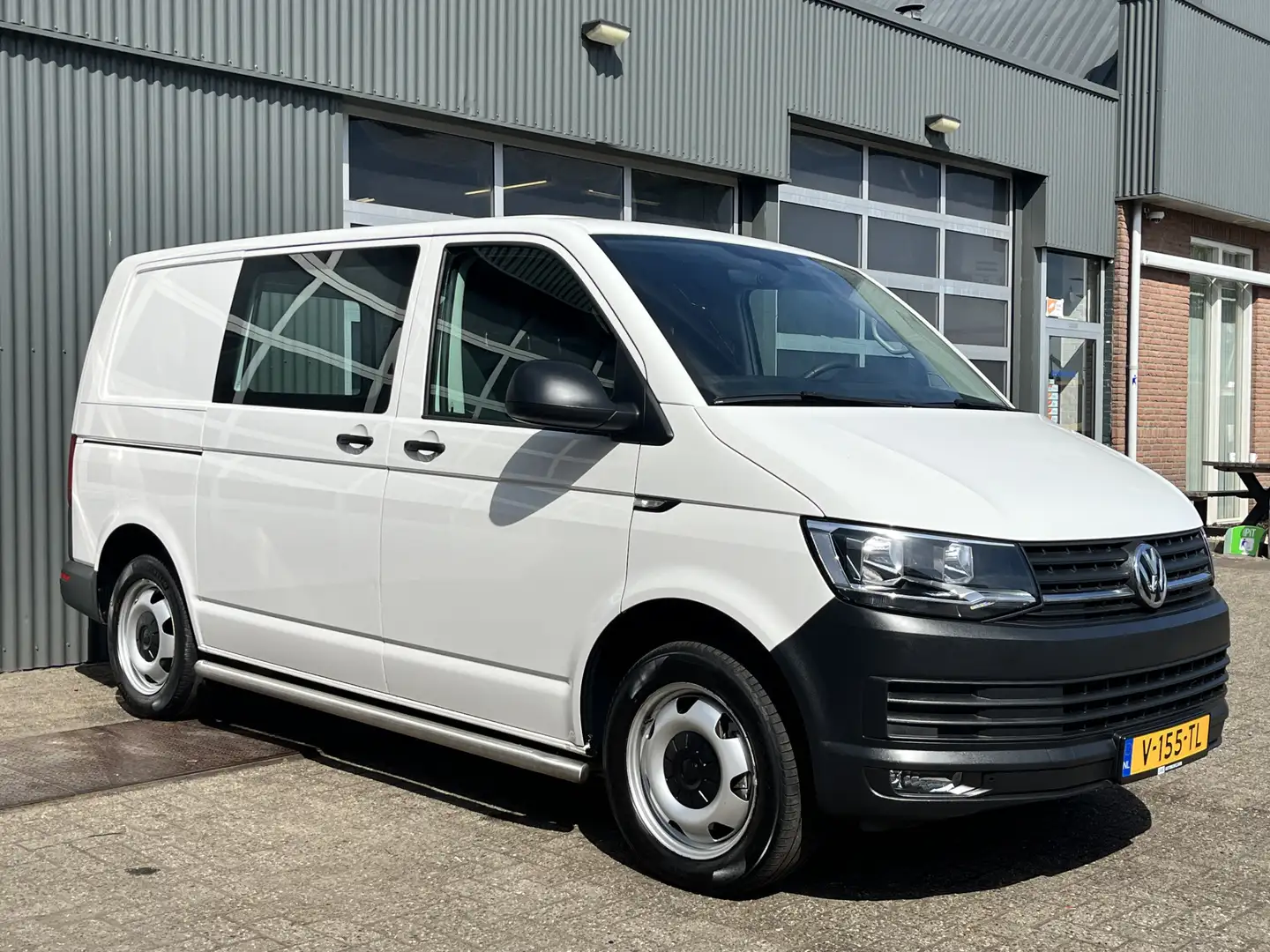 Volkswagen T6 Transporter 2.0 TSI L1H1 Benzine Airco Cruise controle Navigat Wit - 1