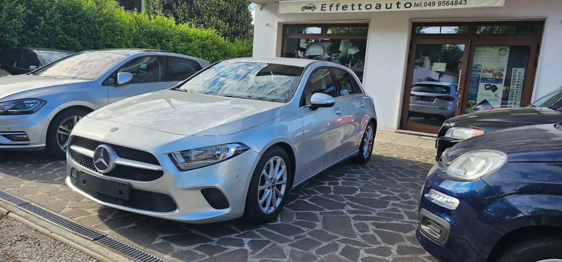 Mercedes-Benz A 180 d Automatic Business Argent - 1