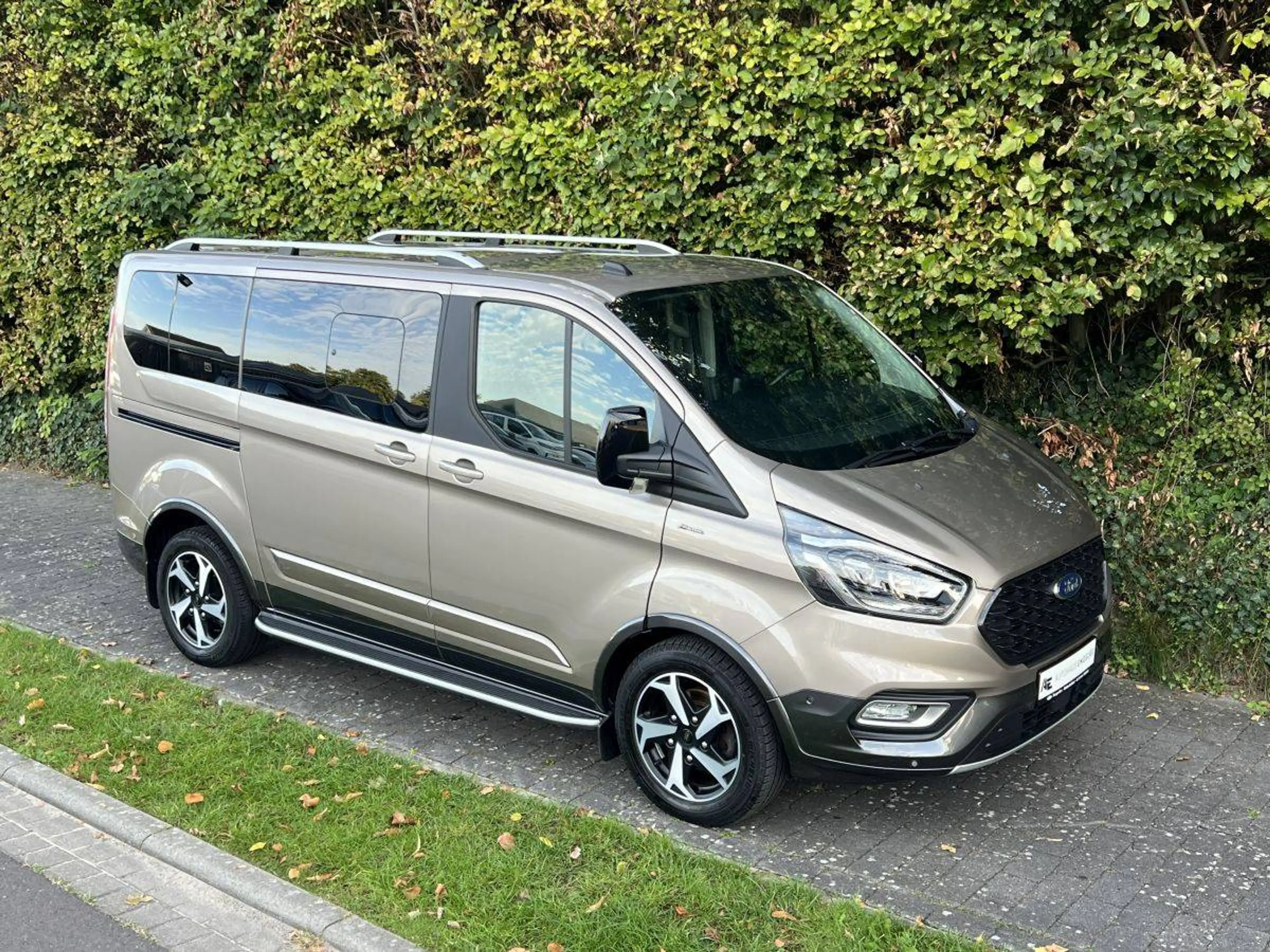 Ford Tourneo Custom 2.0 TDCi Mild-Hybrid L1 Active *Top-Zustand* Trittbretter* — photo 2