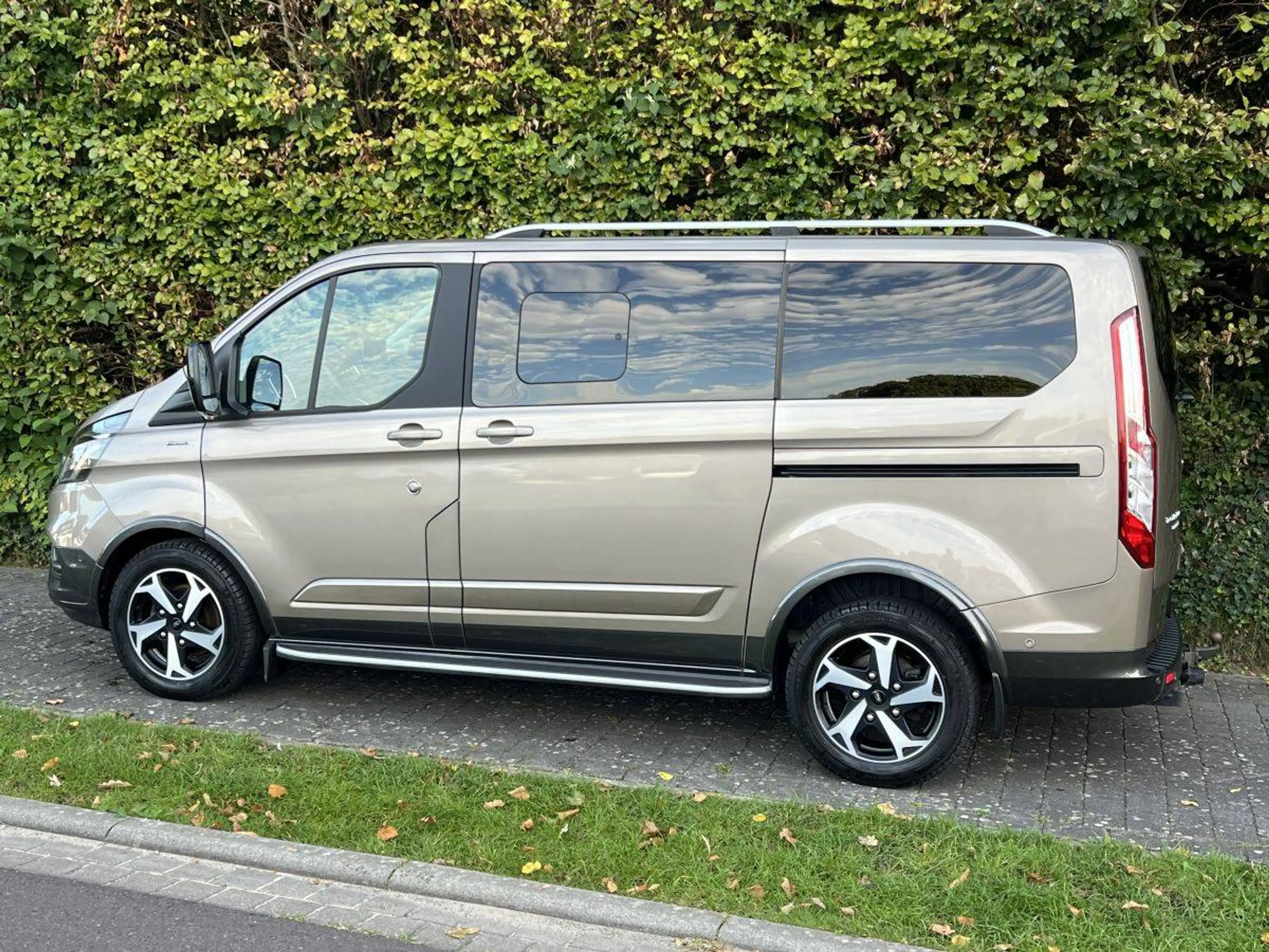 Ford Tourneo Custom 2.0 TDCi Mild-Hybrid L1 Active *Top-Zustand* Trittbretter* — photo 8