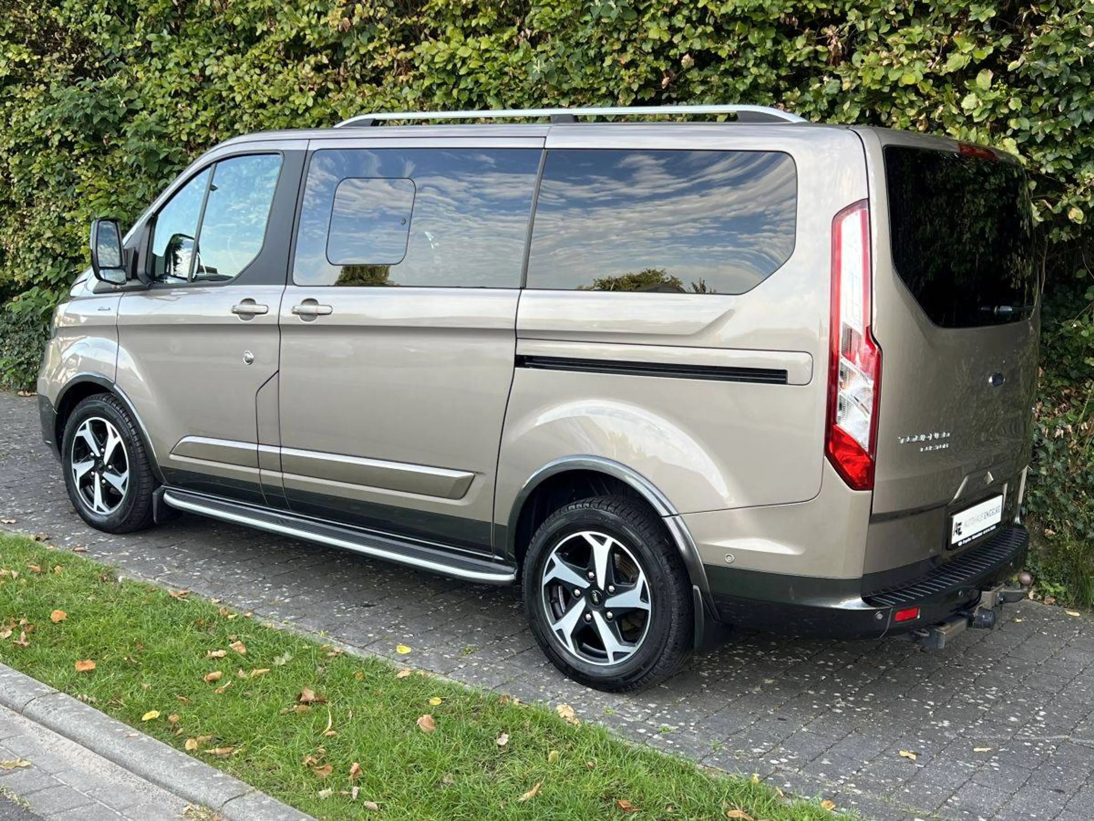 Ford Tourneo Custom 2.0 TDCi Mild-Hybrid L1 Active *Top-Zustand* Trittbretter* — photo 7