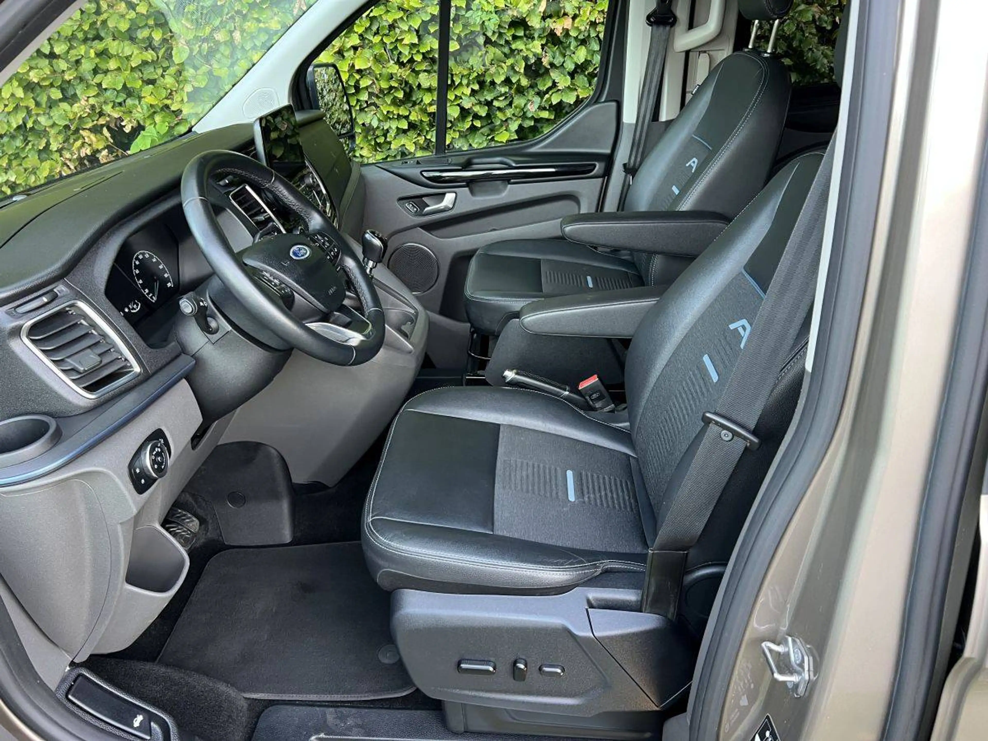 Ford Tourneo Custom 2.0 TDCi Mild-Hybrid L1 Active *Top-Zustand* Trittbretter* — photo 12