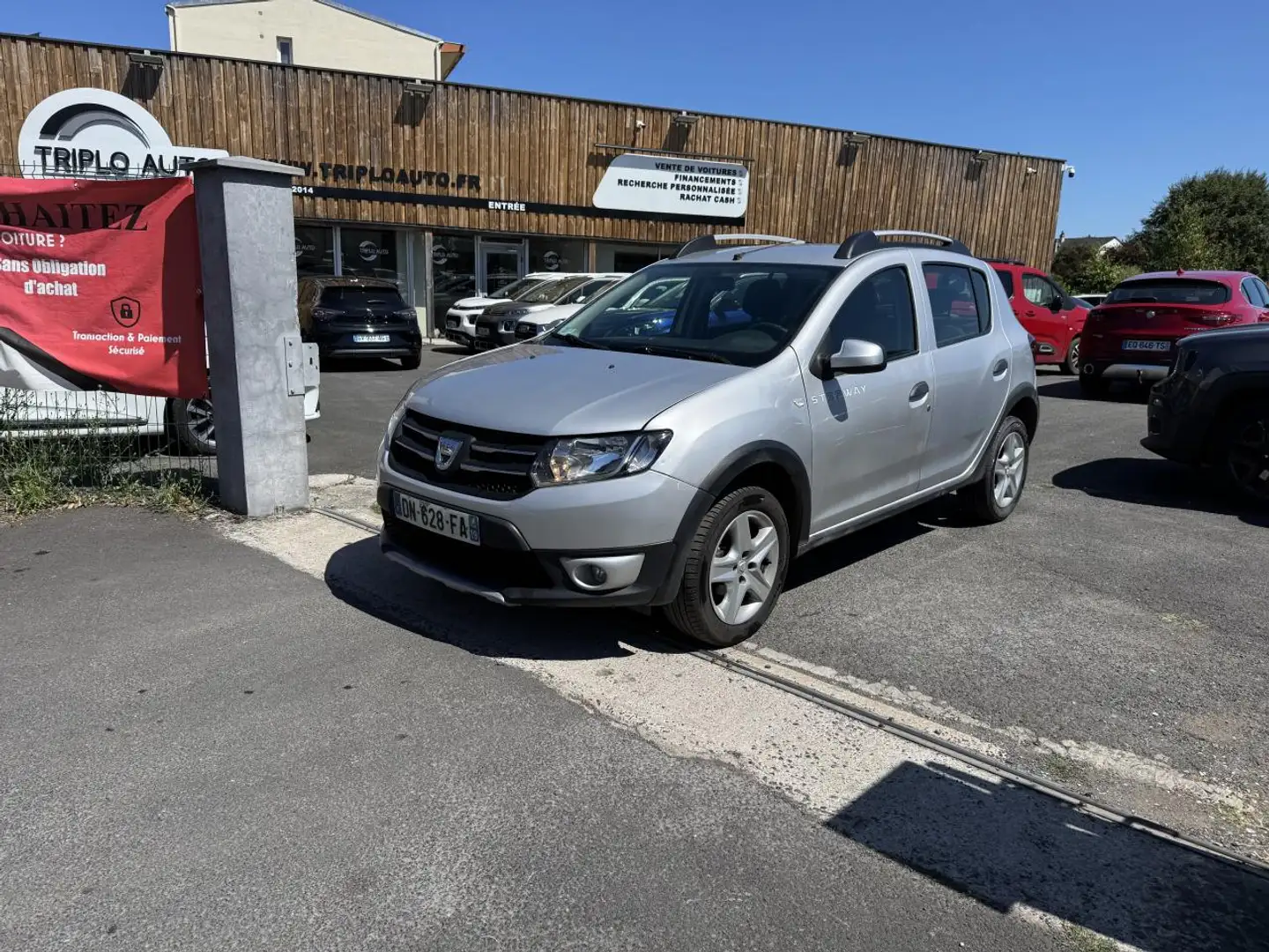 Dacia Sandero 0.9 TCe - 90 Stepway Ambiance Gps + Clim Gris - 1