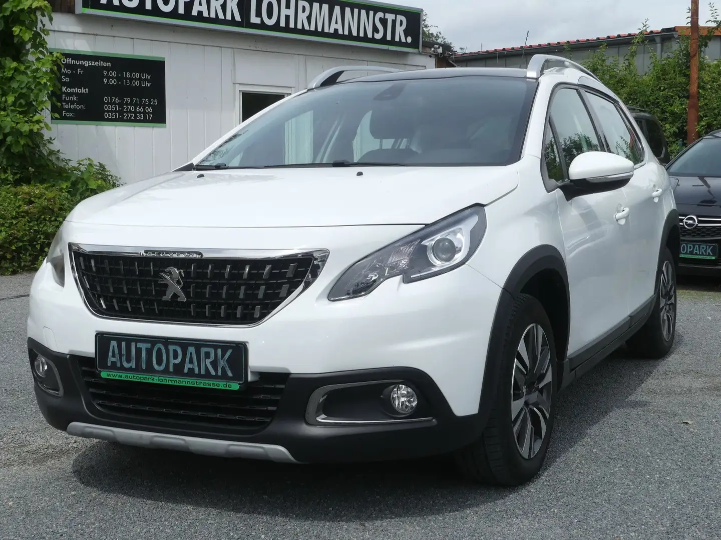 Peugeot 2008 Allure*SH-gepfl*AHK*SHZ*Nr.79 Weiß - 1