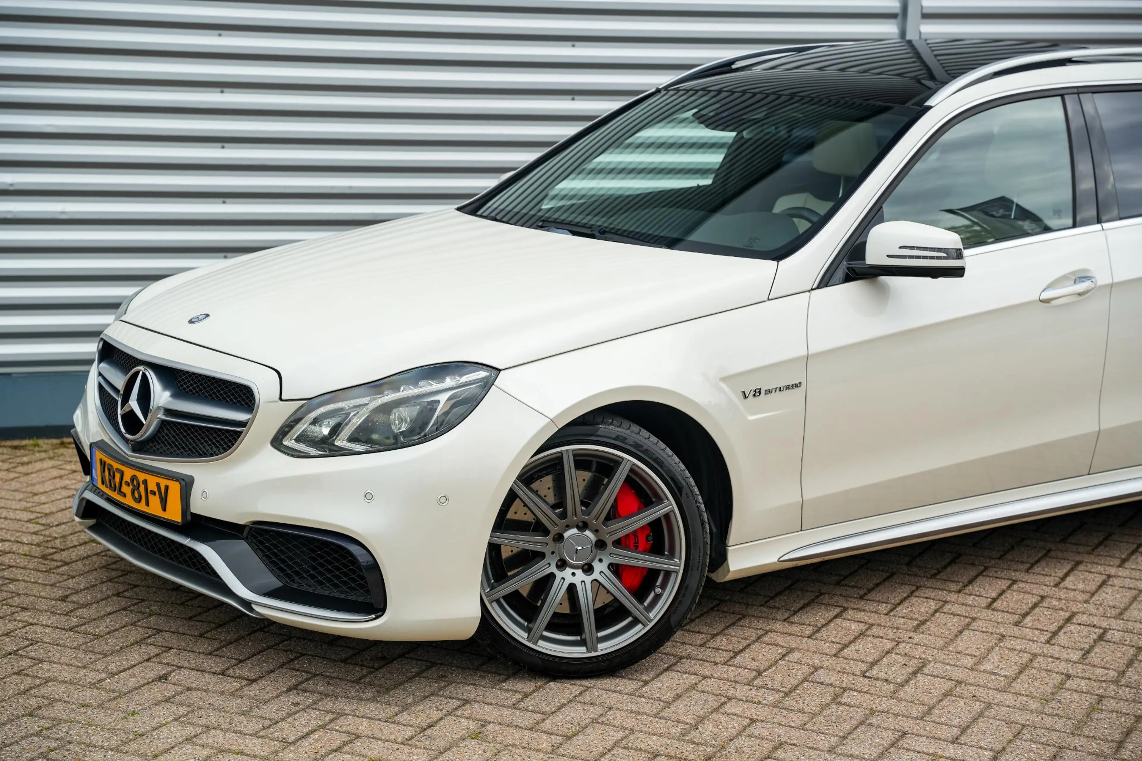 Mercedes-Benz E 63 AMG Estate S 4MATIC Panodak Harman Kardon Memory ACC 5 — photo 32