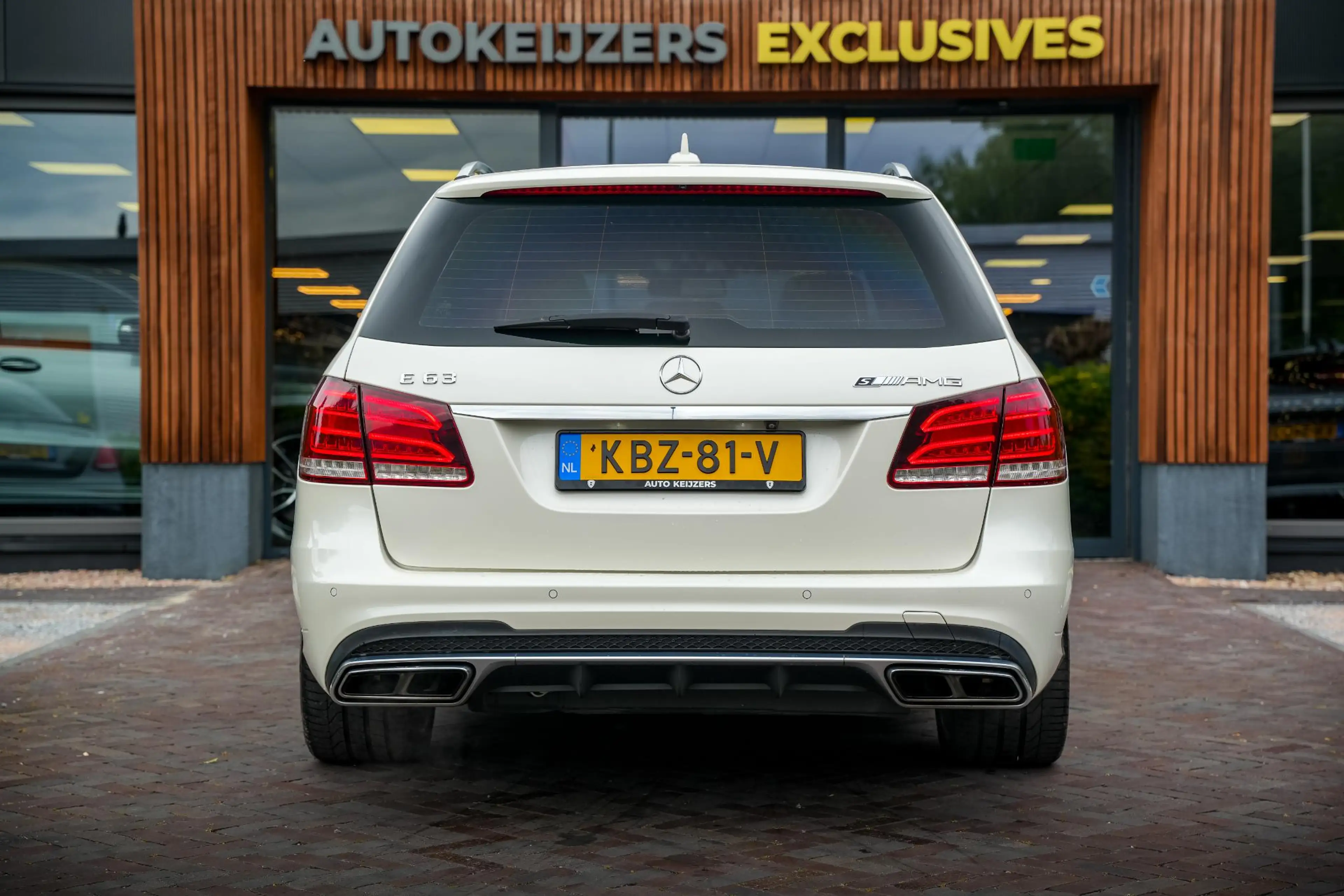 Mercedes-Benz E 63 AMG Estate S 4MATIC Panodak Harman Kardon Memory ACC 5 — photo 9