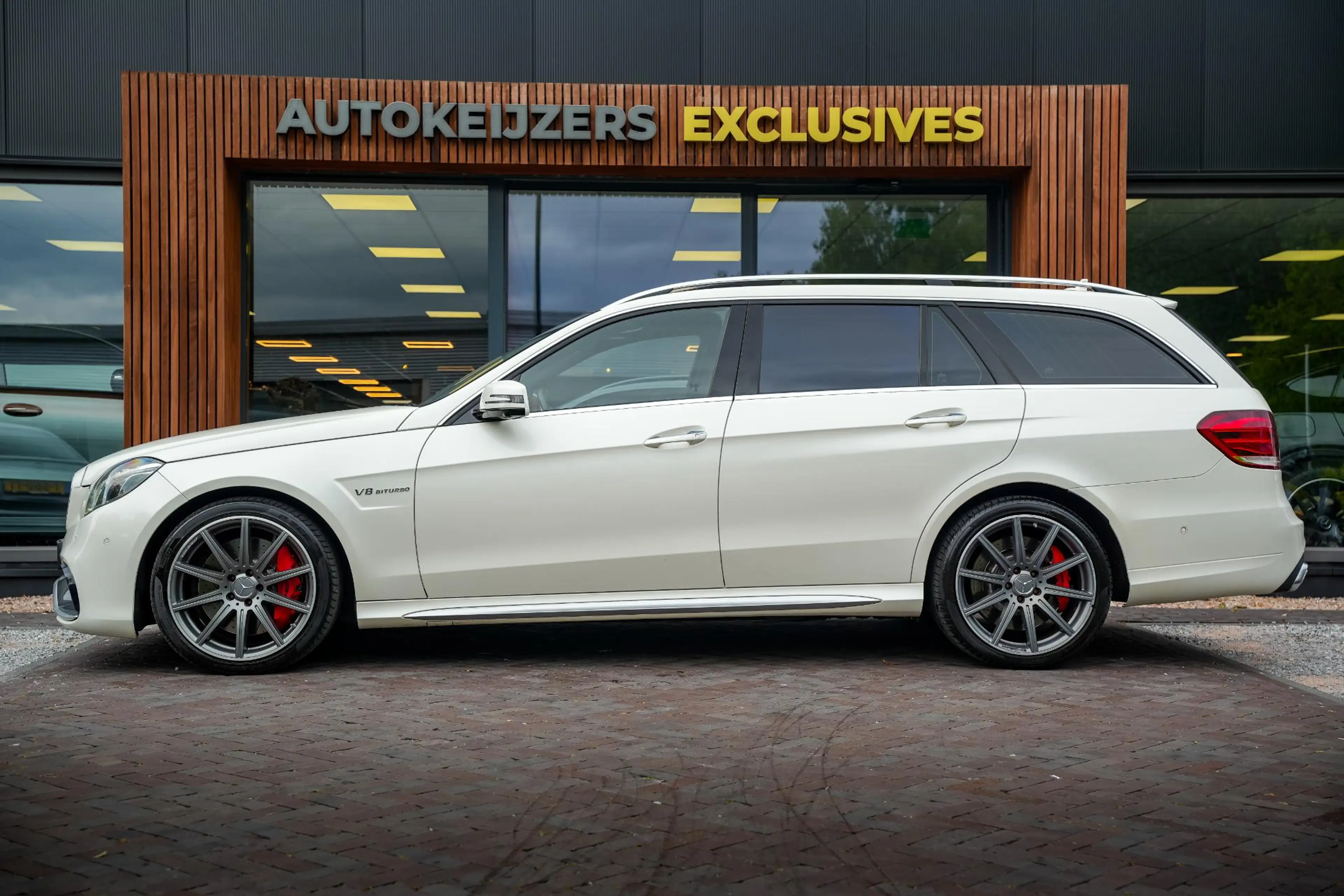 Mercedes-Benz E 63 AMG Estate S 4MATIC Panodak Harman Kardon Memory ACC 5 — photo 5
